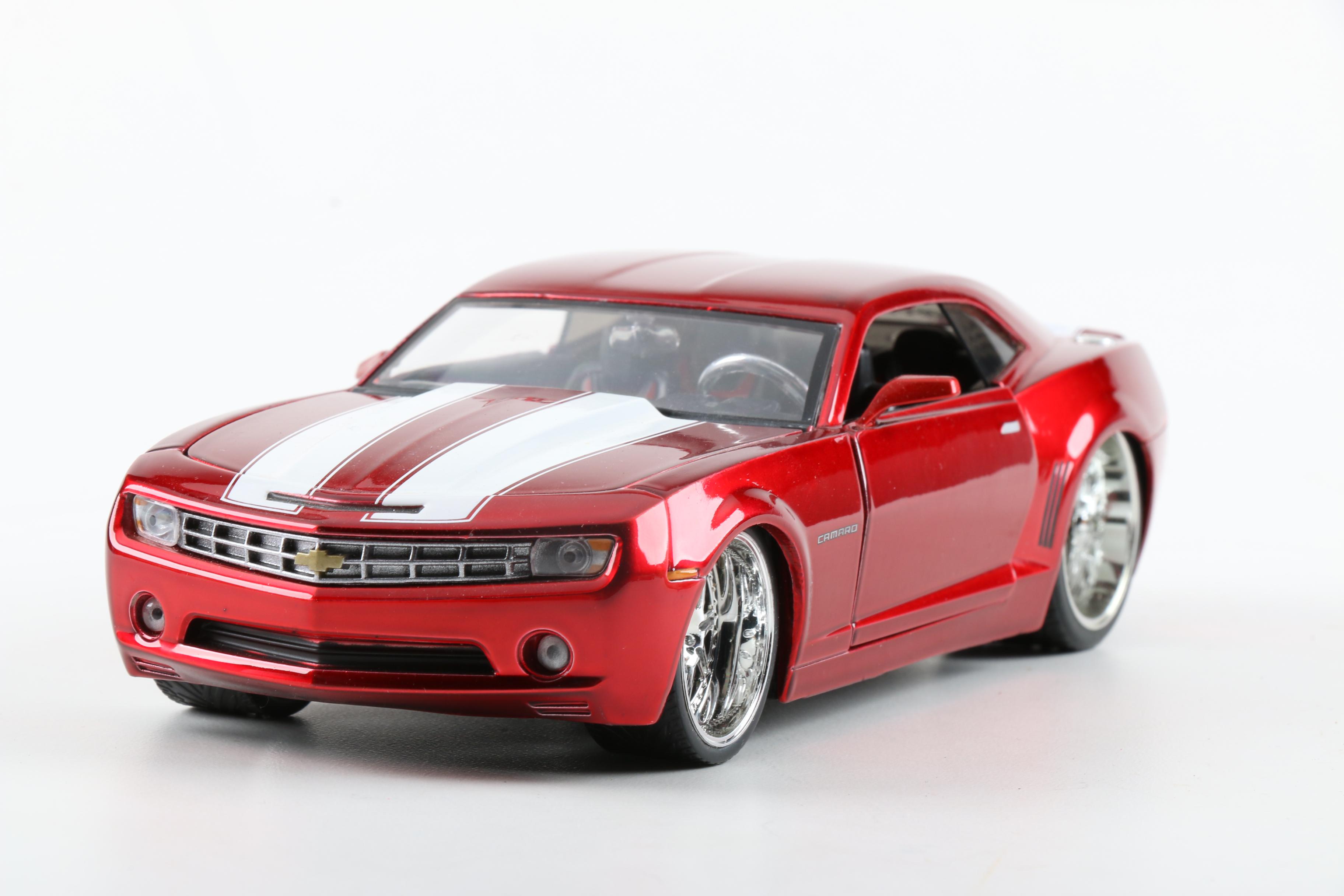 Chevrolet Camaro 1:24 Scale Diecast Car Collection
