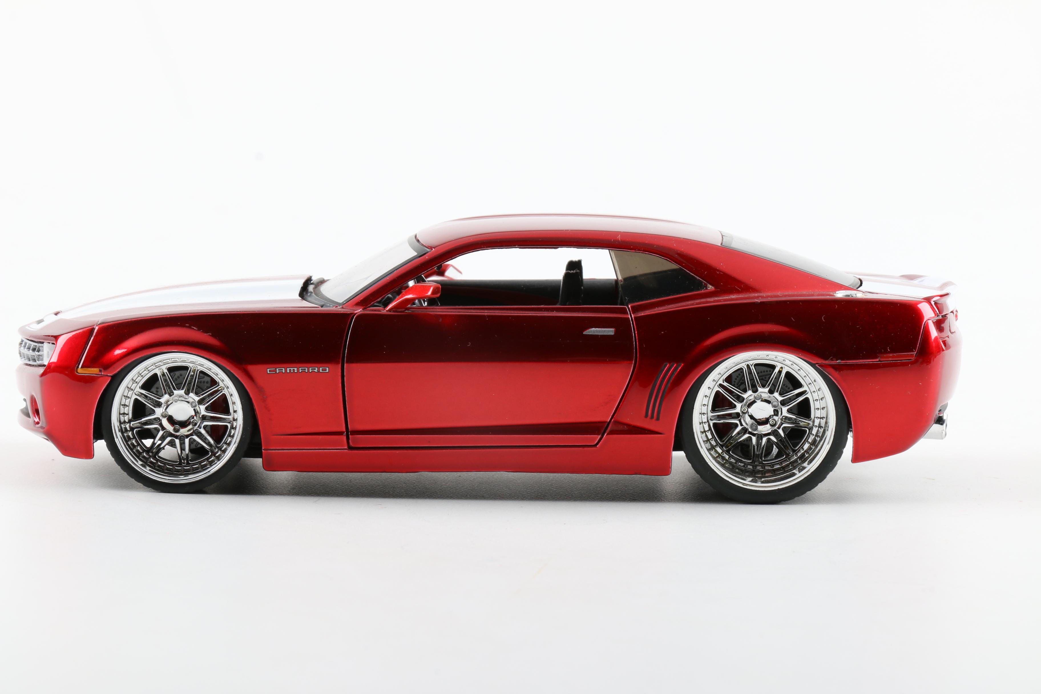 Chevrolet Camaro 1:24 Scale Diecast Car Collection