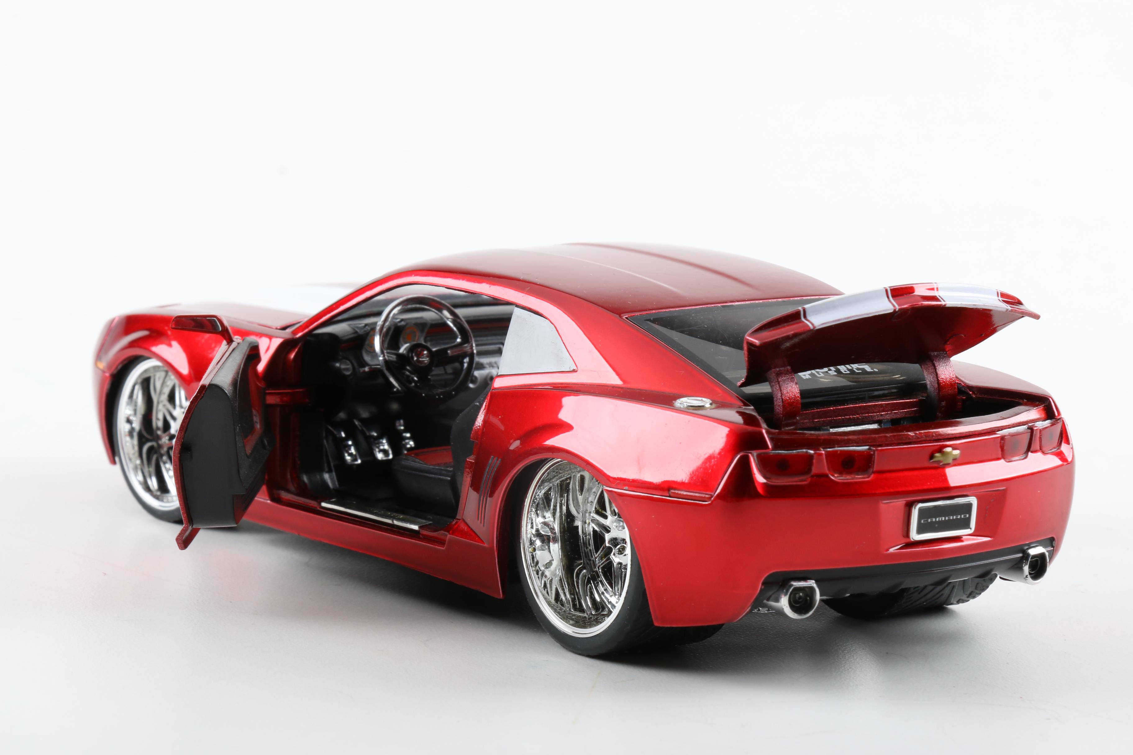 Chevrolet Camaro 1:24 Scale Diecast Car Collection