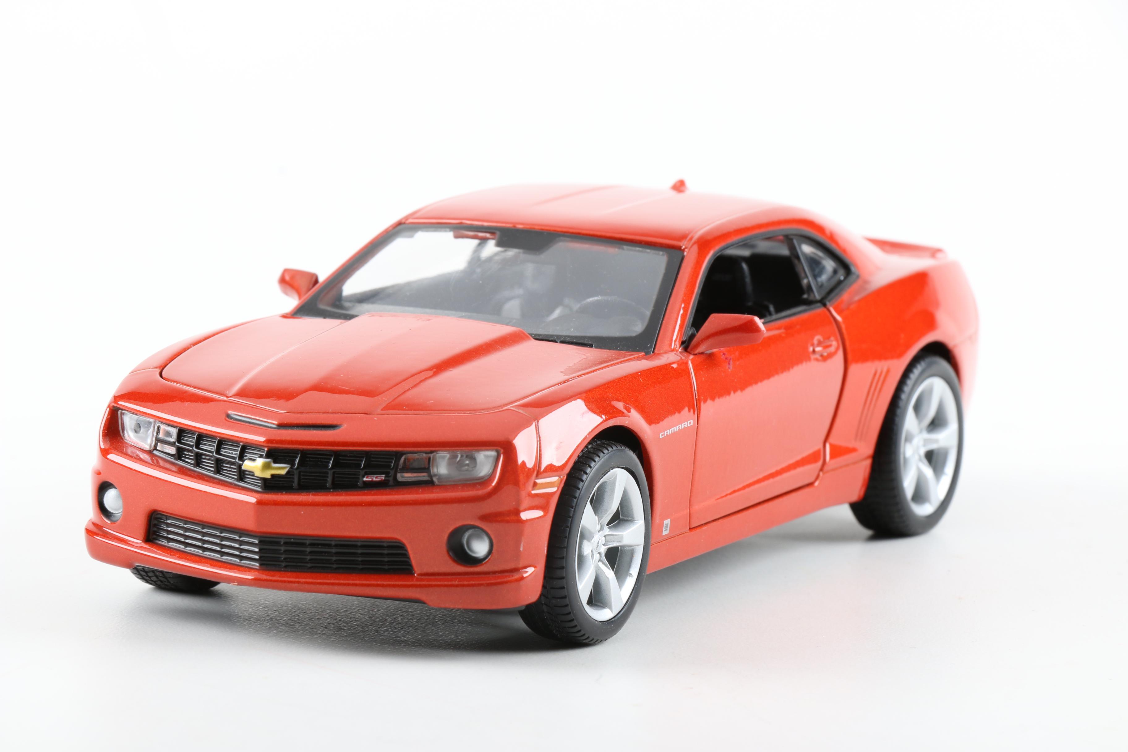 Chevrolet Camaro 1:24 Scale Diecast Car Collection