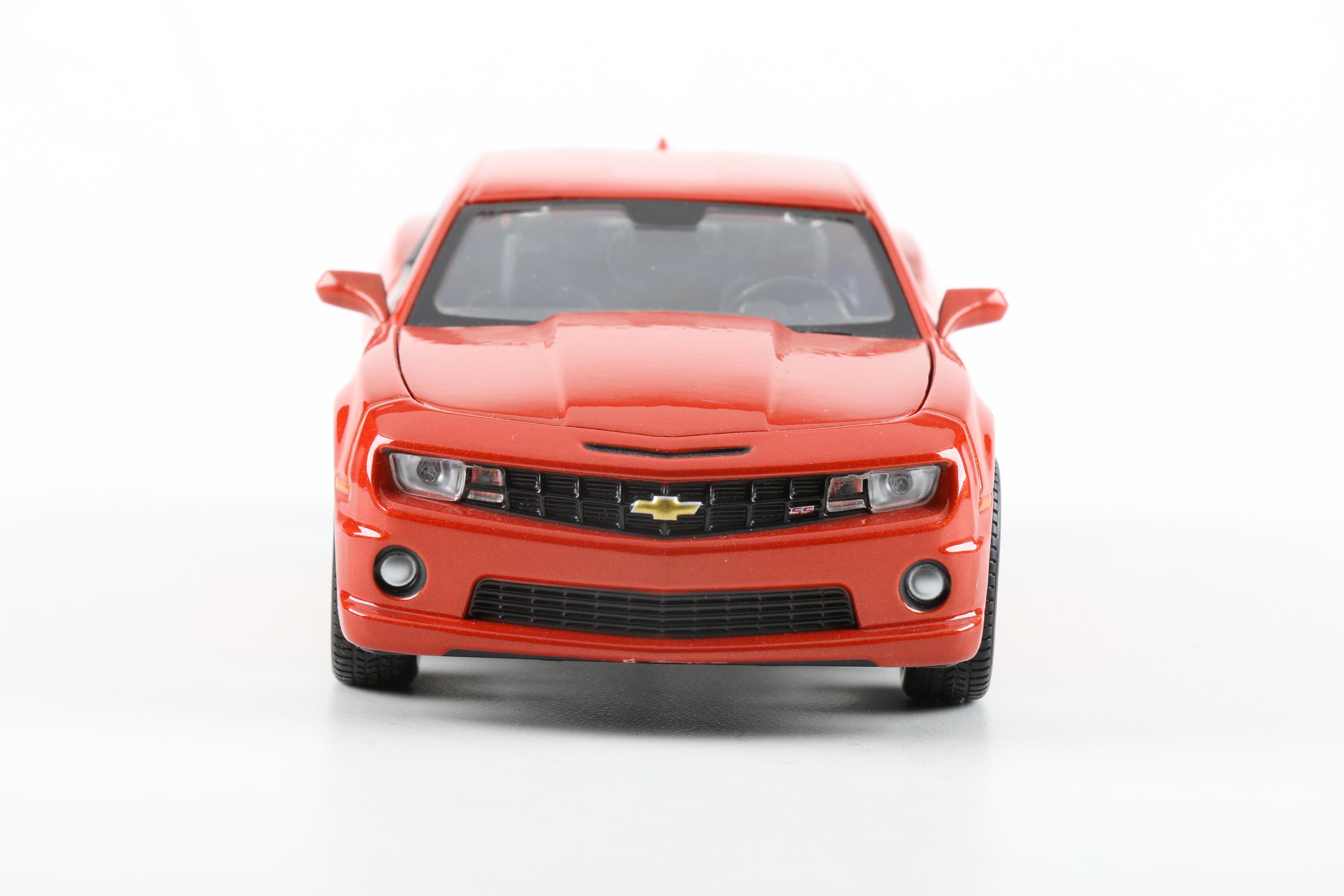 Chevrolet Camaro 1:24 Scale Diecast Car Collection