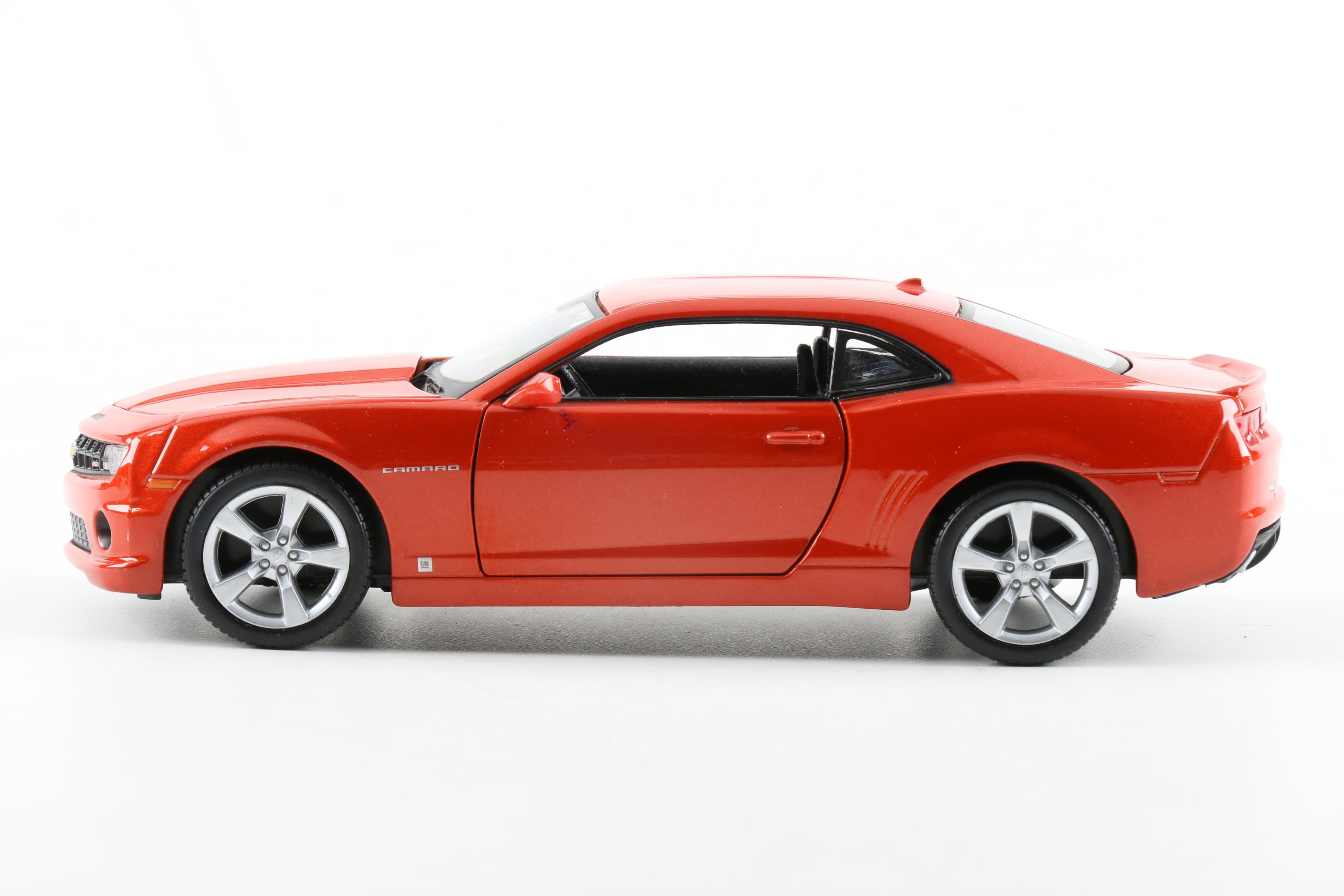 Chevrolet Camaro 1:24 Scale Diecast Car Collection