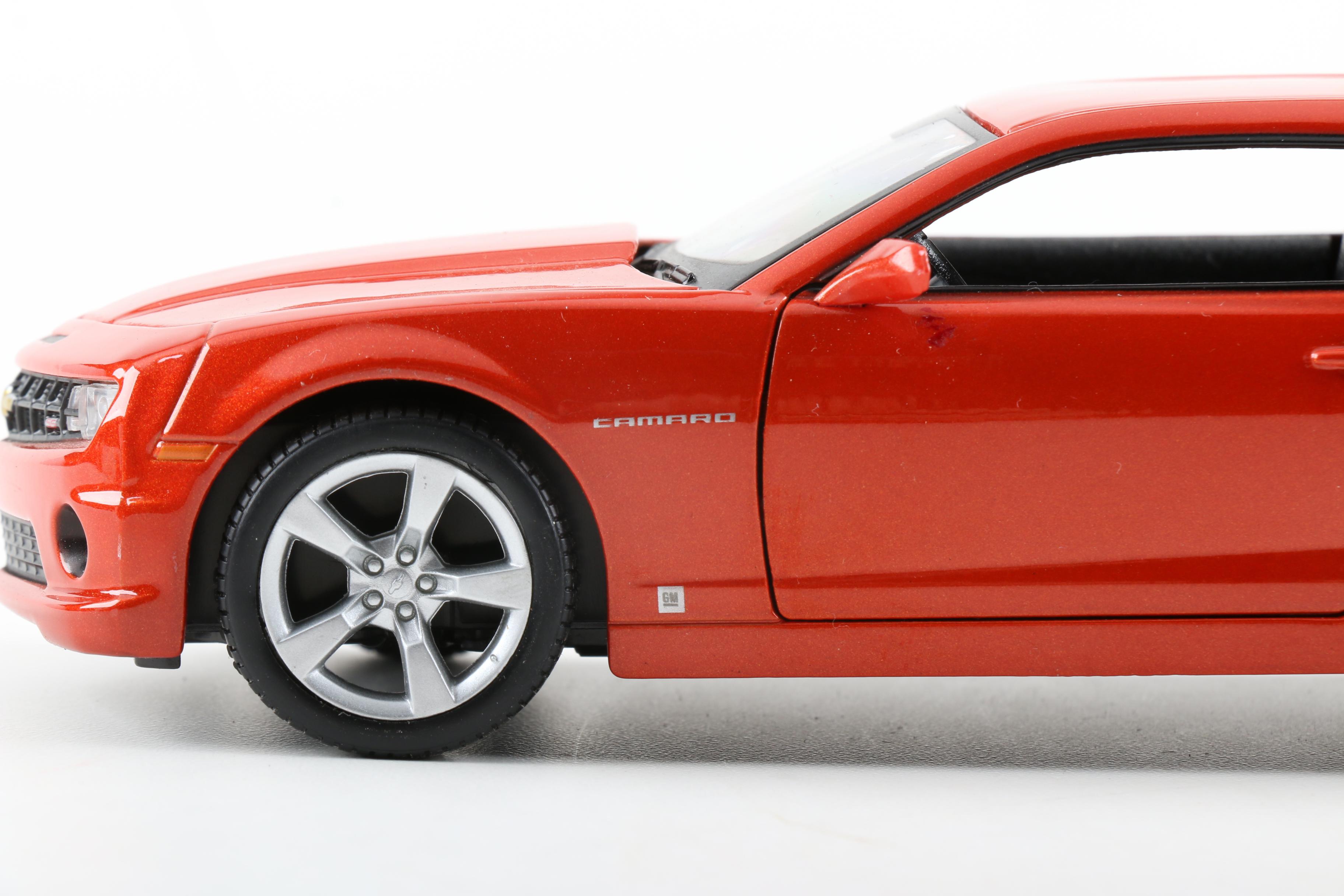Chevrolet Camaro 1:24 Scale Diecast Car Collection