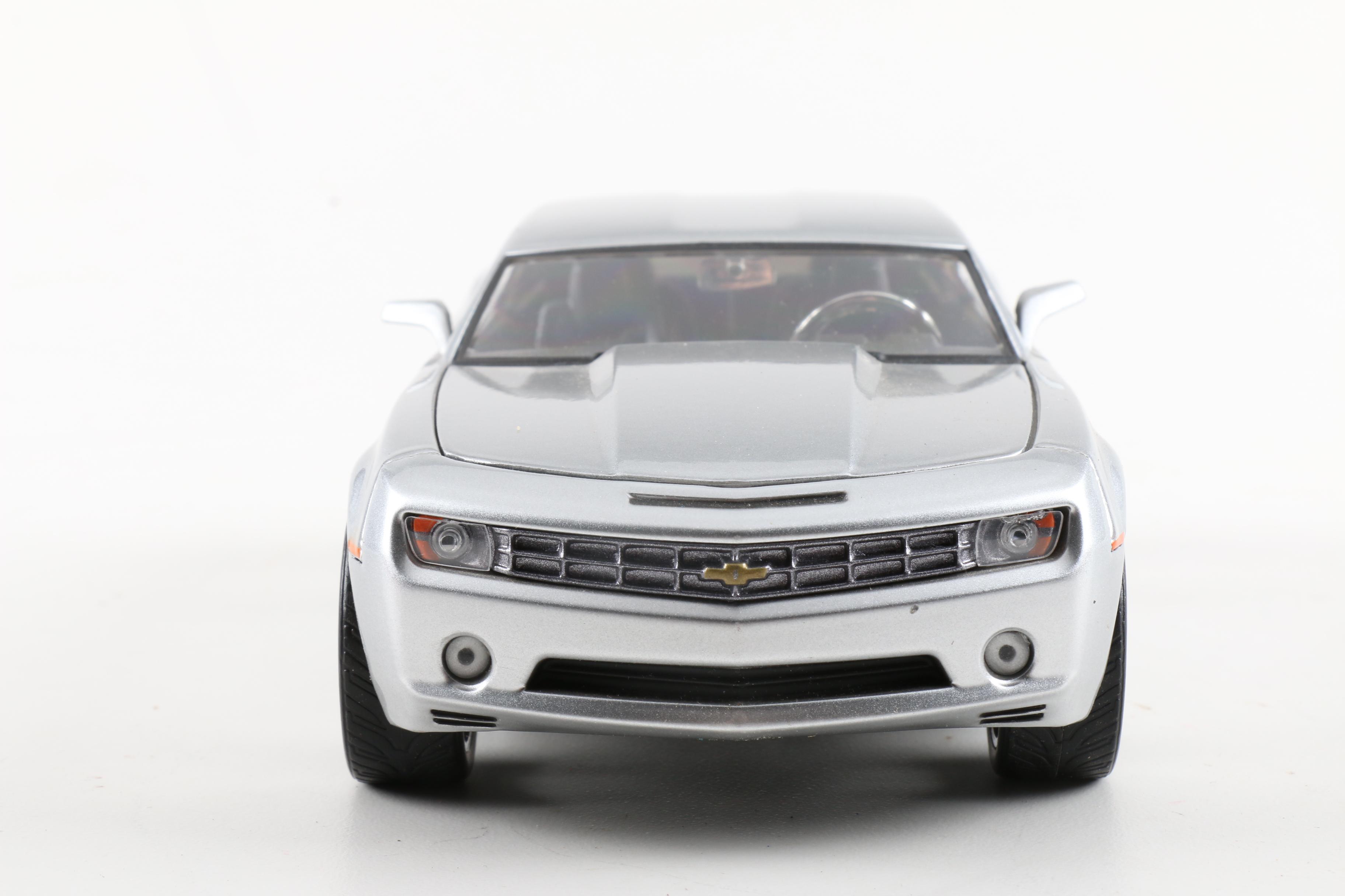 Chevrolet Camaro 1:24 Scale Diecast Car Collection