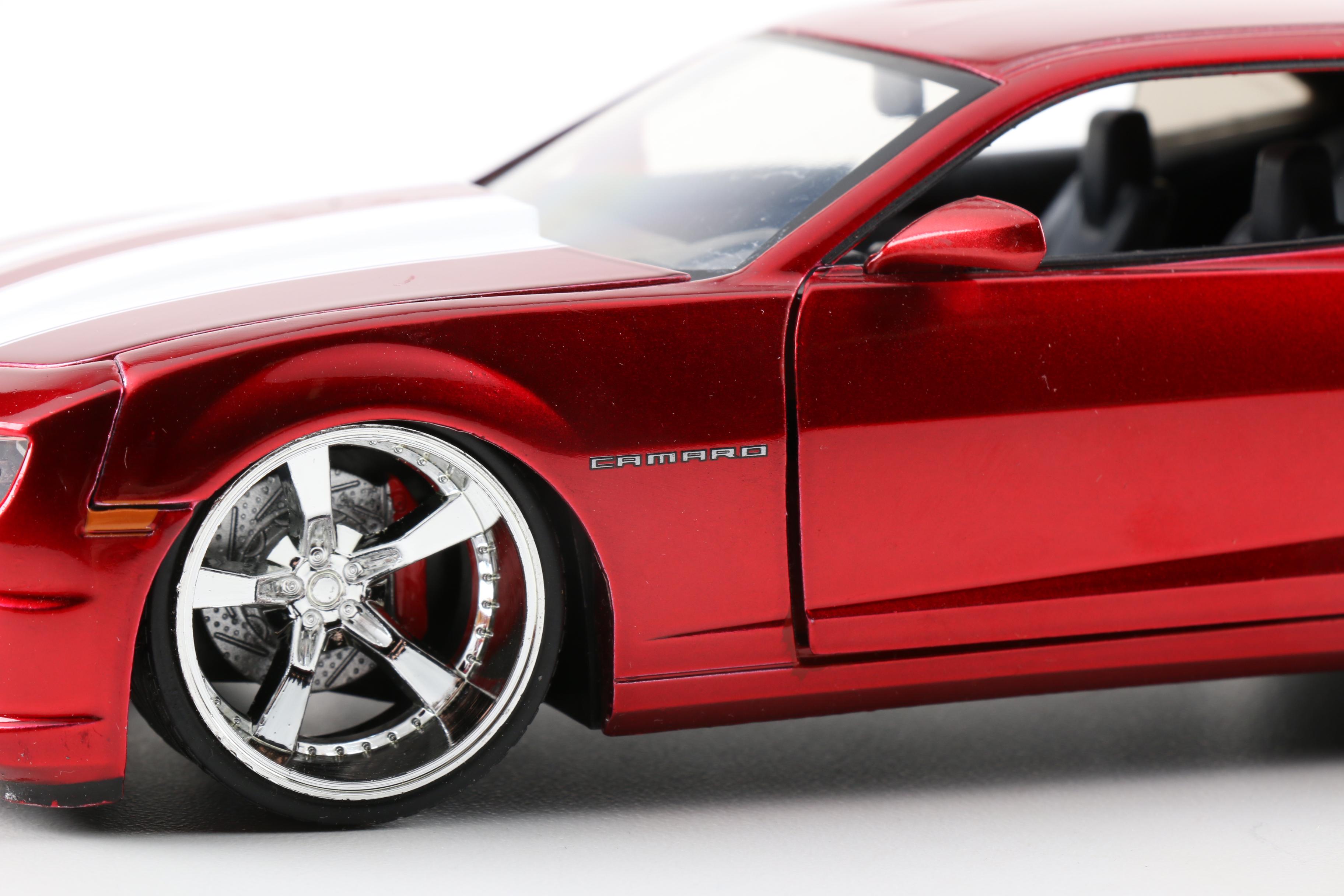 Chevrolet Camaro 1:24 Scale Diecast Car Collection