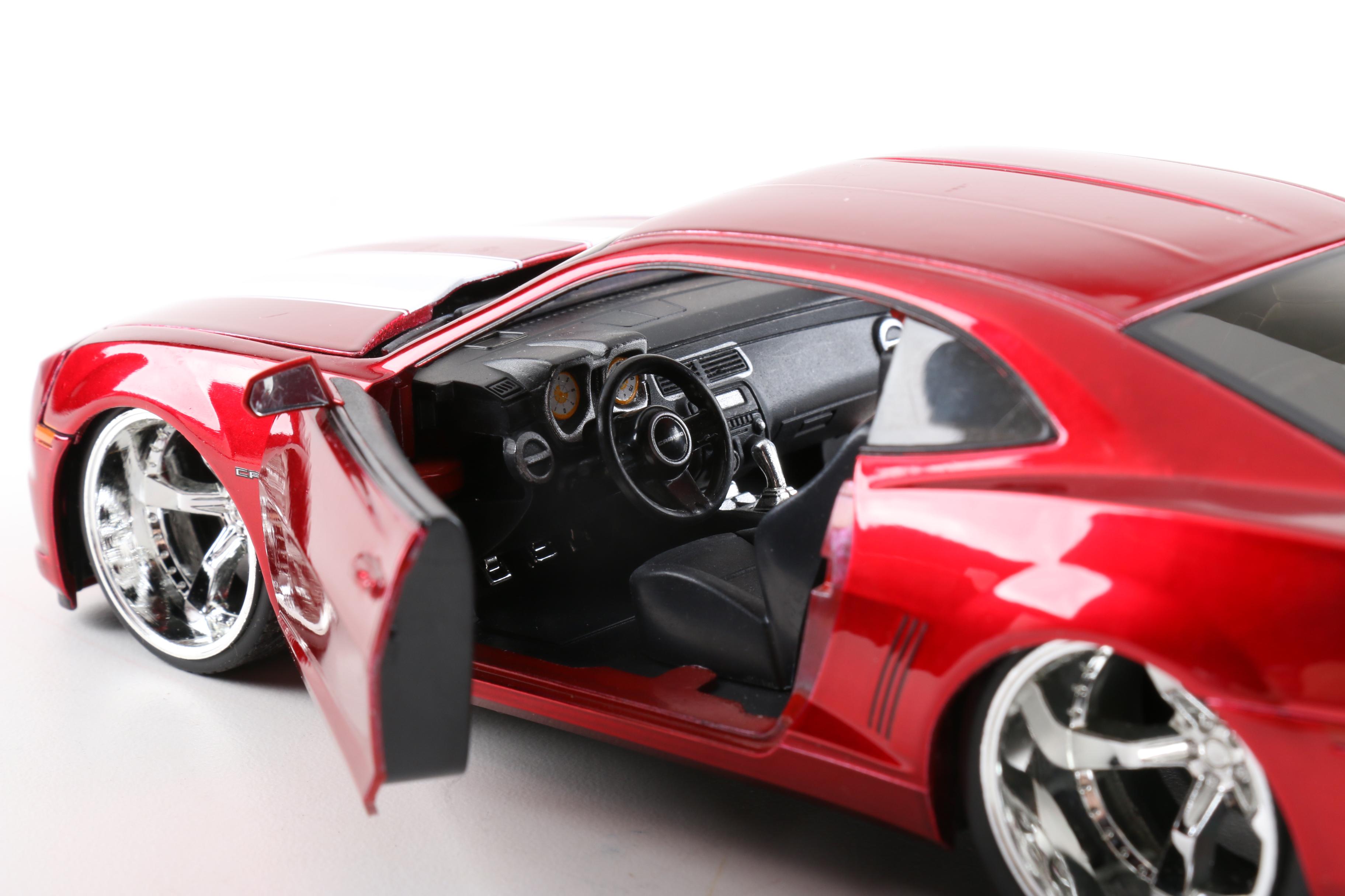 Chevrolet Camaro 1:24 Scale Diecast Car Collection