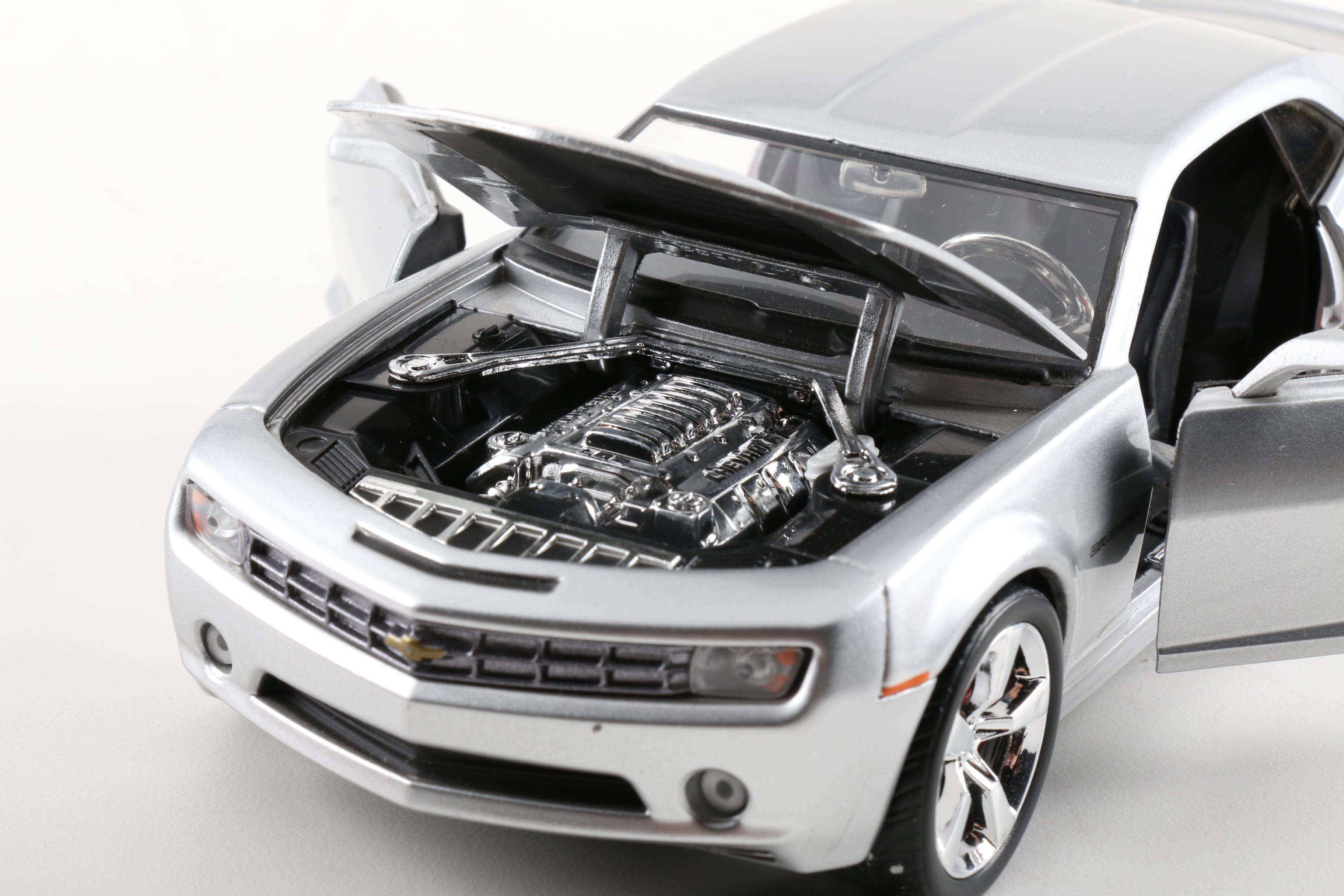 Chevrolet Camaro 1:24 Scale Diecast Car Collection