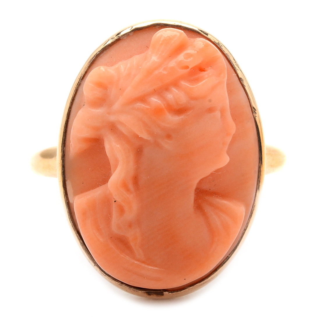Vintage 10K Yellow Gold Carved Coral Cameo Ring