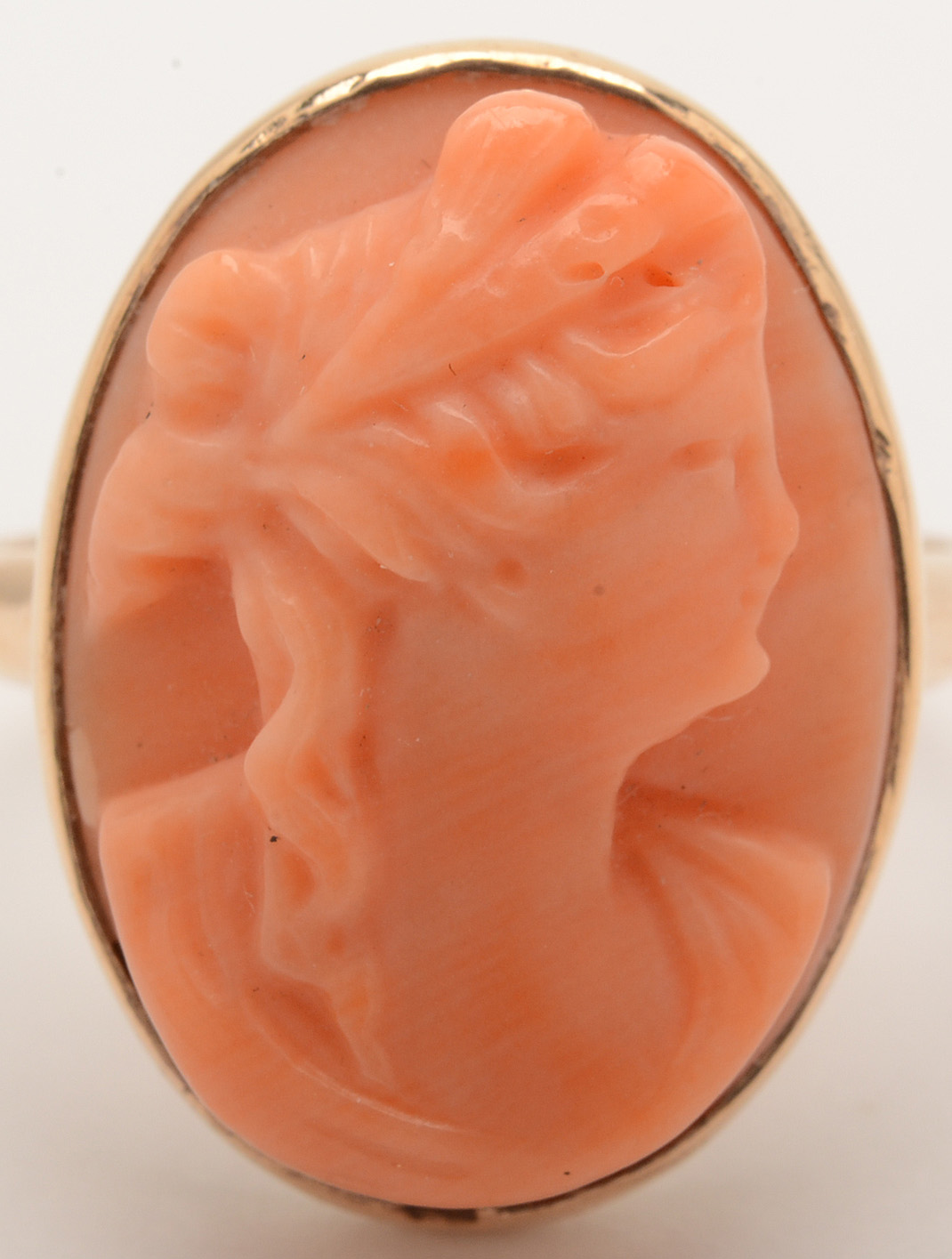 Vintage 10K Yellow Gold Carved Coral Cameo Ring