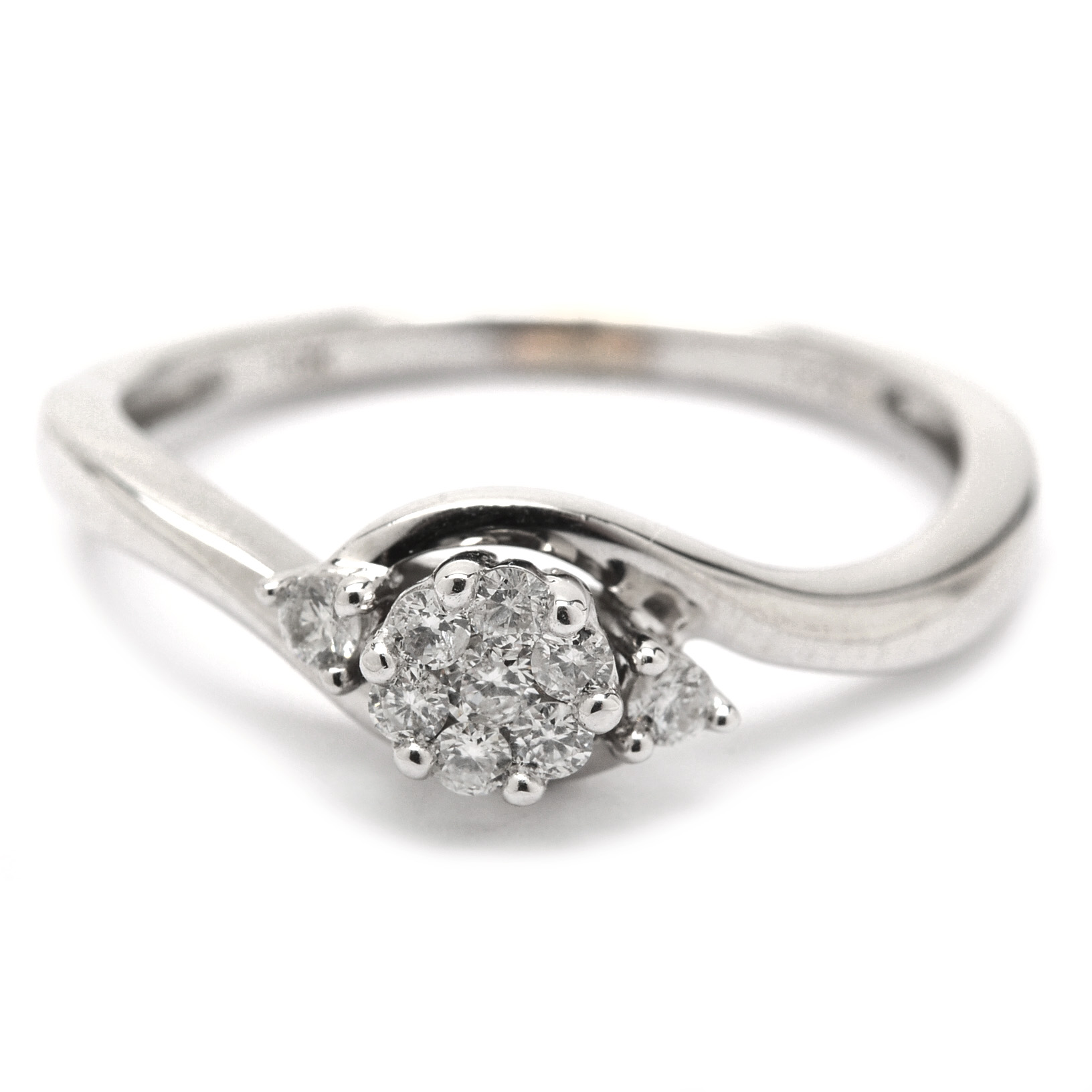 10K White Gold Diamond Cluster Ring