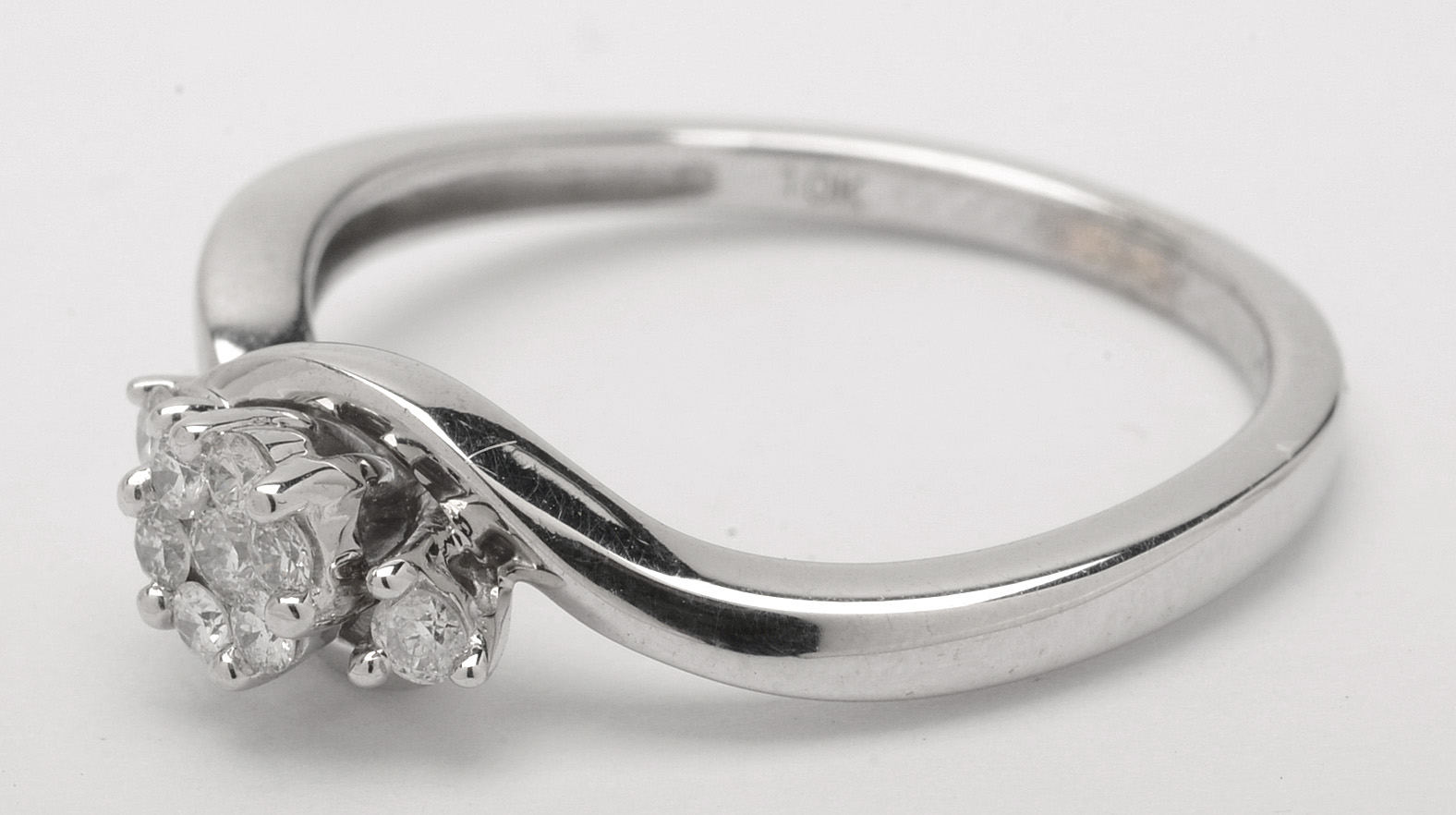 10K White Gold Diamond Cluster Ring