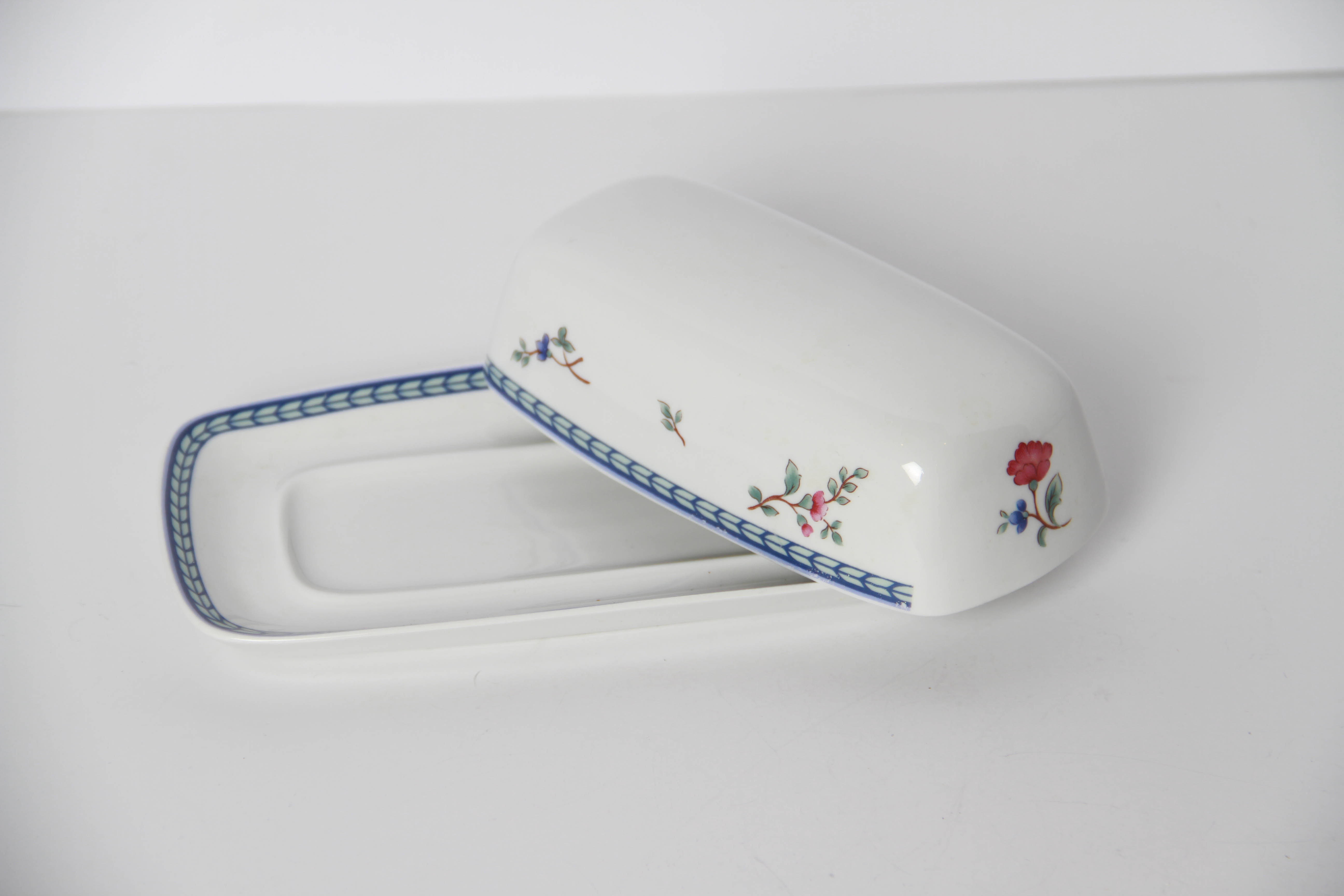 Oneida "Blue Lattice" China