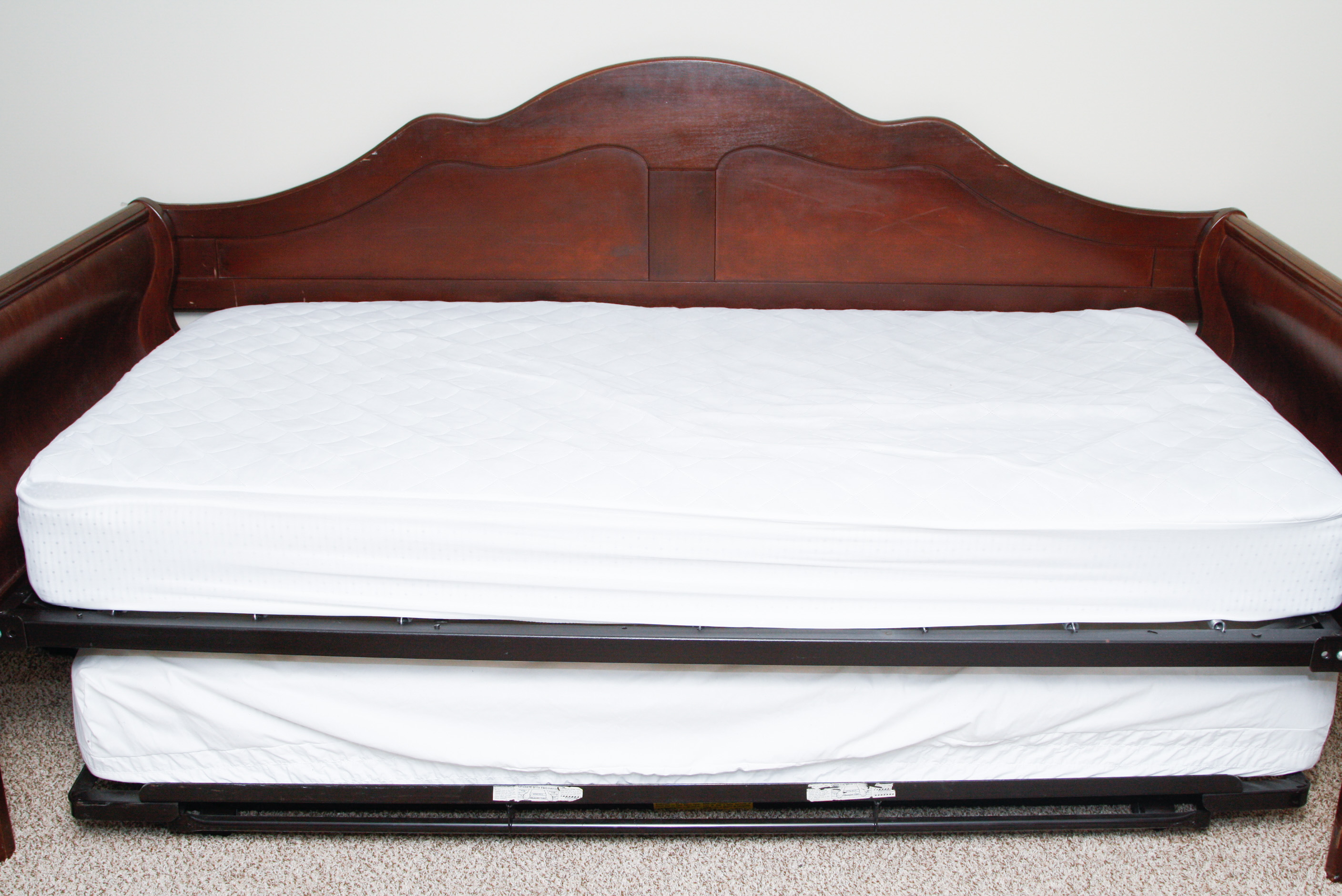 Sleigh Daybed With Trundle