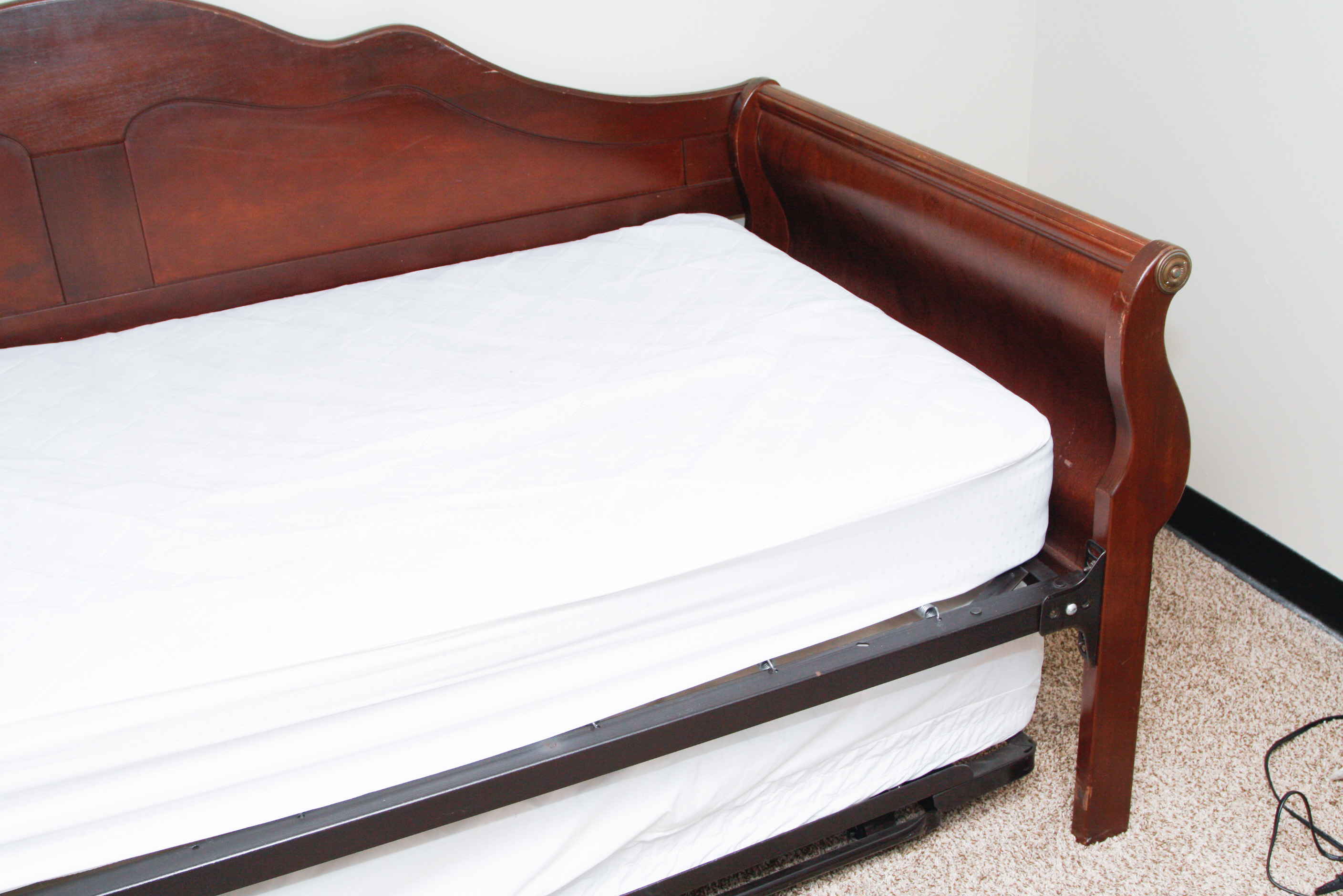 Sleigh Daybed With Trundle