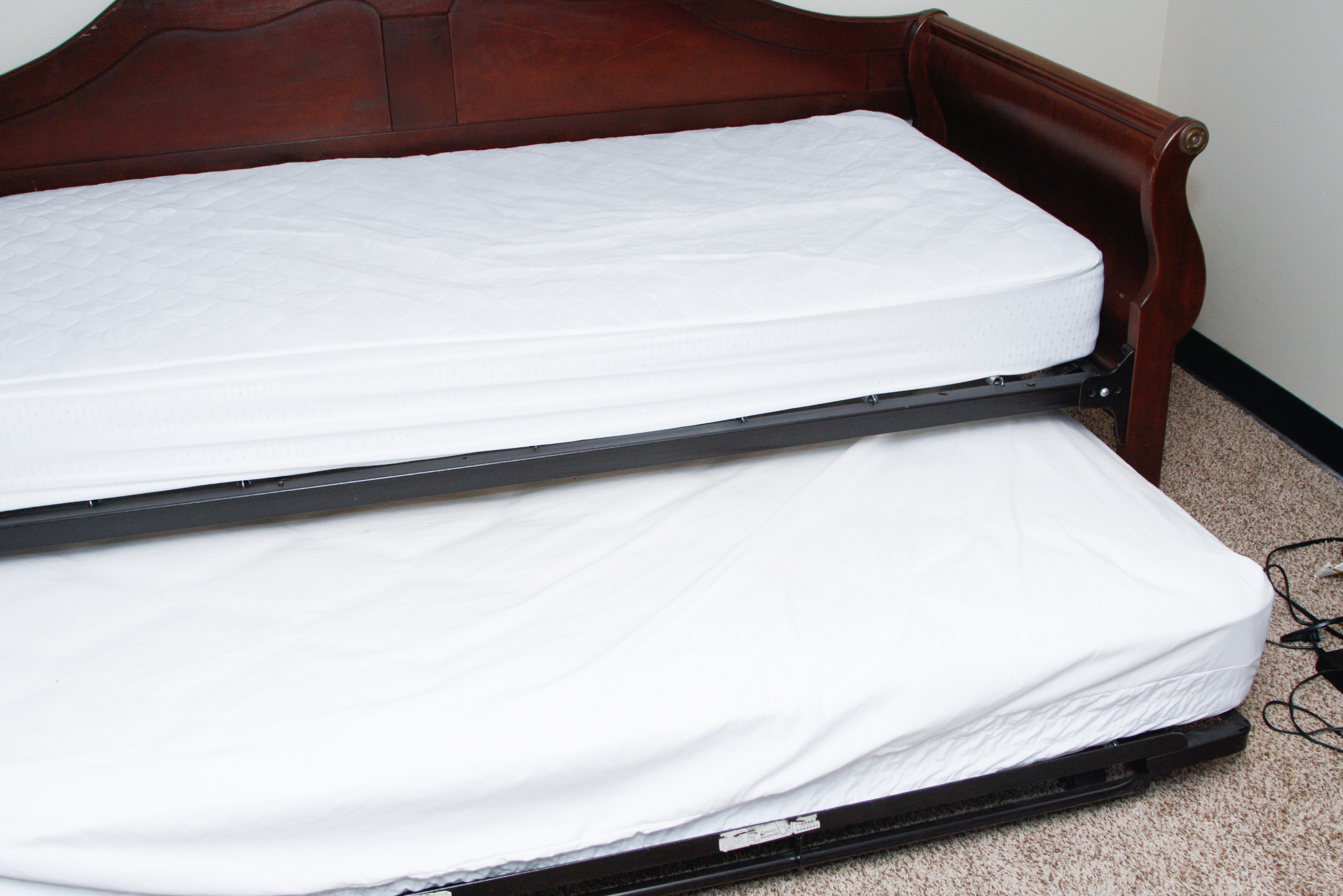 Sleigh Daybed With Trundle