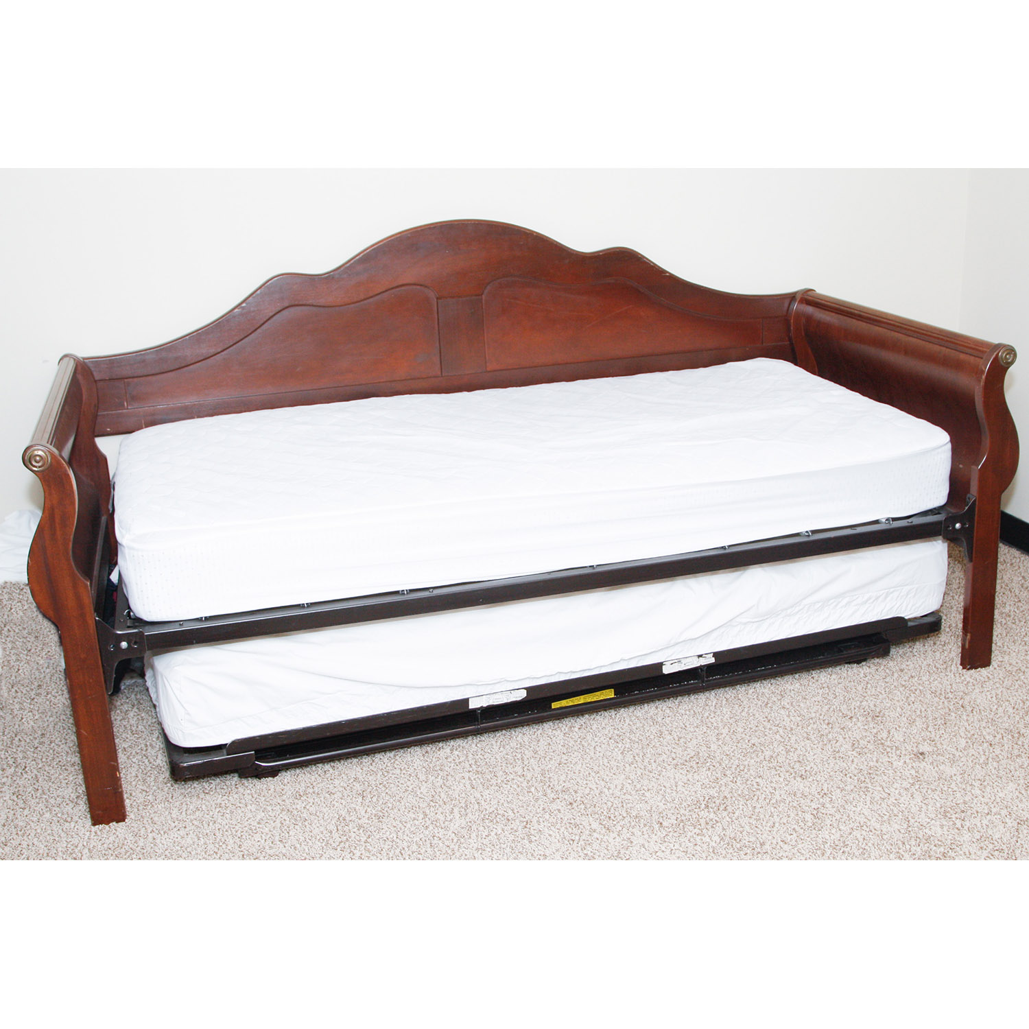 Sleigh Daybed With Trundle