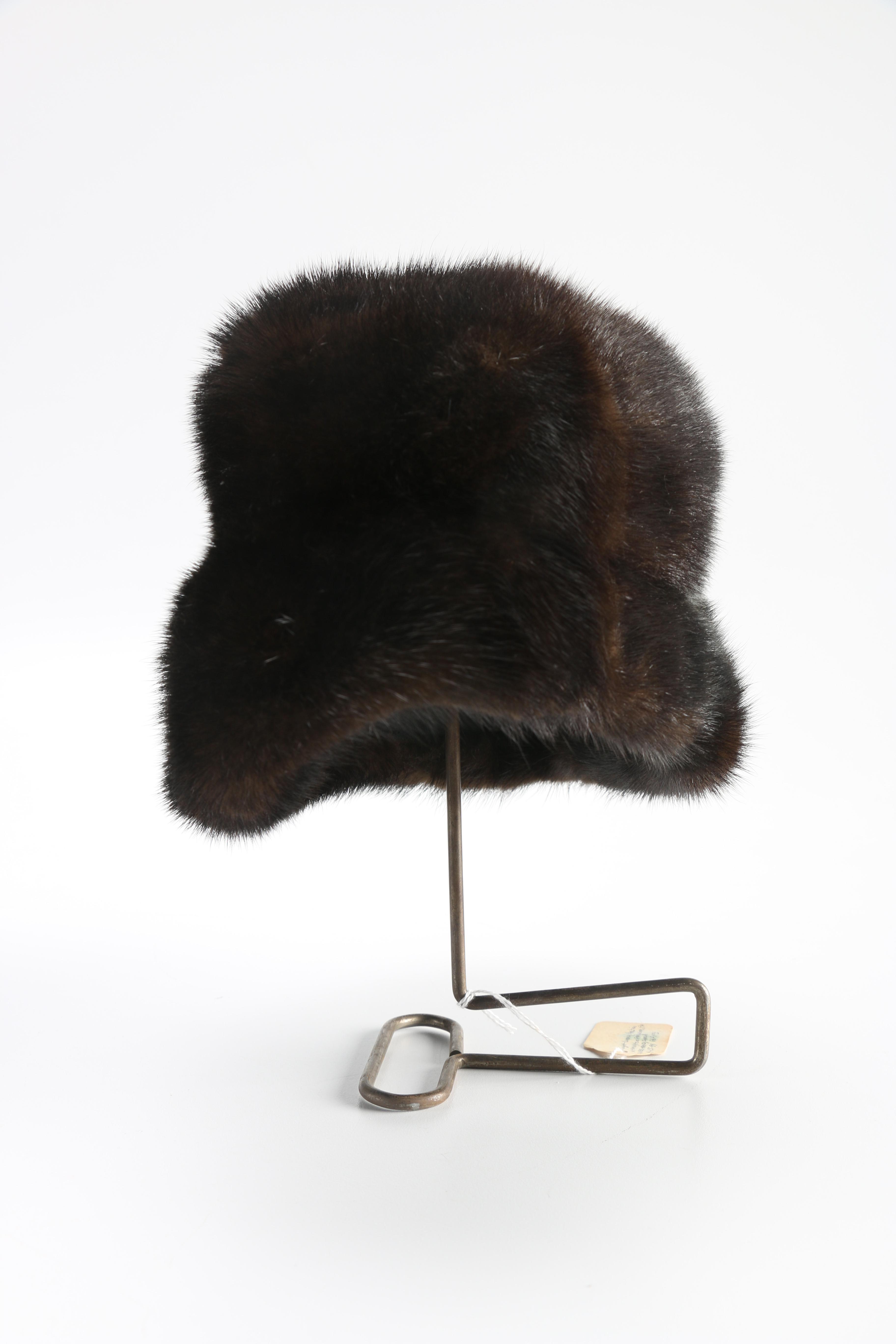 Vintage Mink Fur Hats With Stands Includes Vincent & Bill