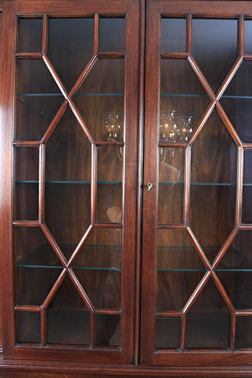 Henkle Harris Chippendale Style Mahogany Breakfront China Cabinet