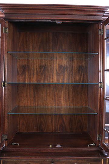 Henkle Harris Chippendale Style Mahogany Breakfront China Cabinet