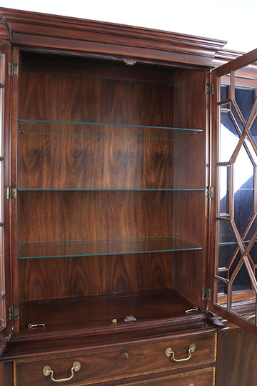 Henkle Harris Chippendale Style Mahogany Breakfront China Cabinet