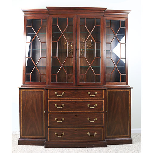 Henkle Harris Chippendale Style Mahogany Breakfront China Cabinet