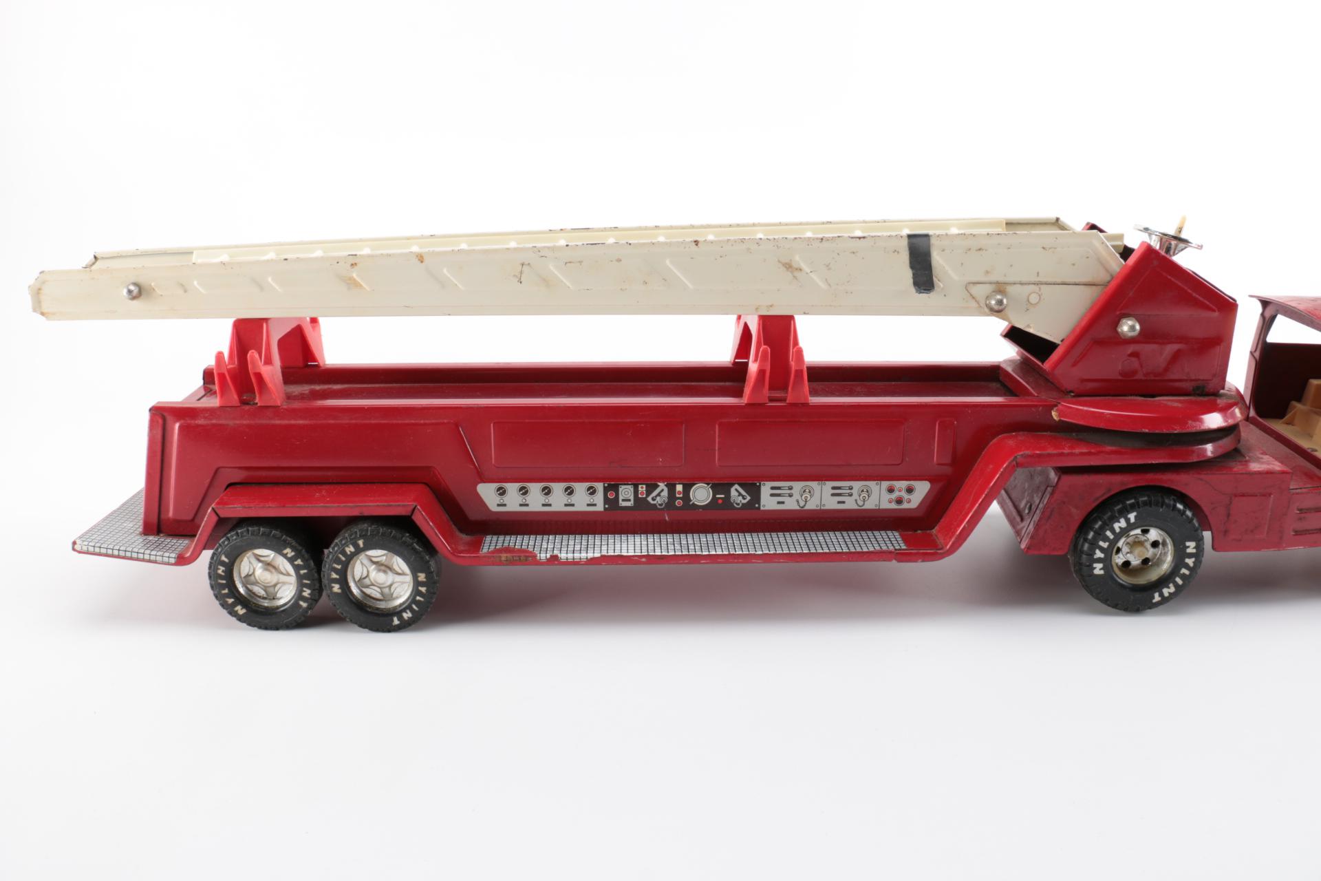 Vintage Nylint Aerial Hook-N-Ladder Fire Truck