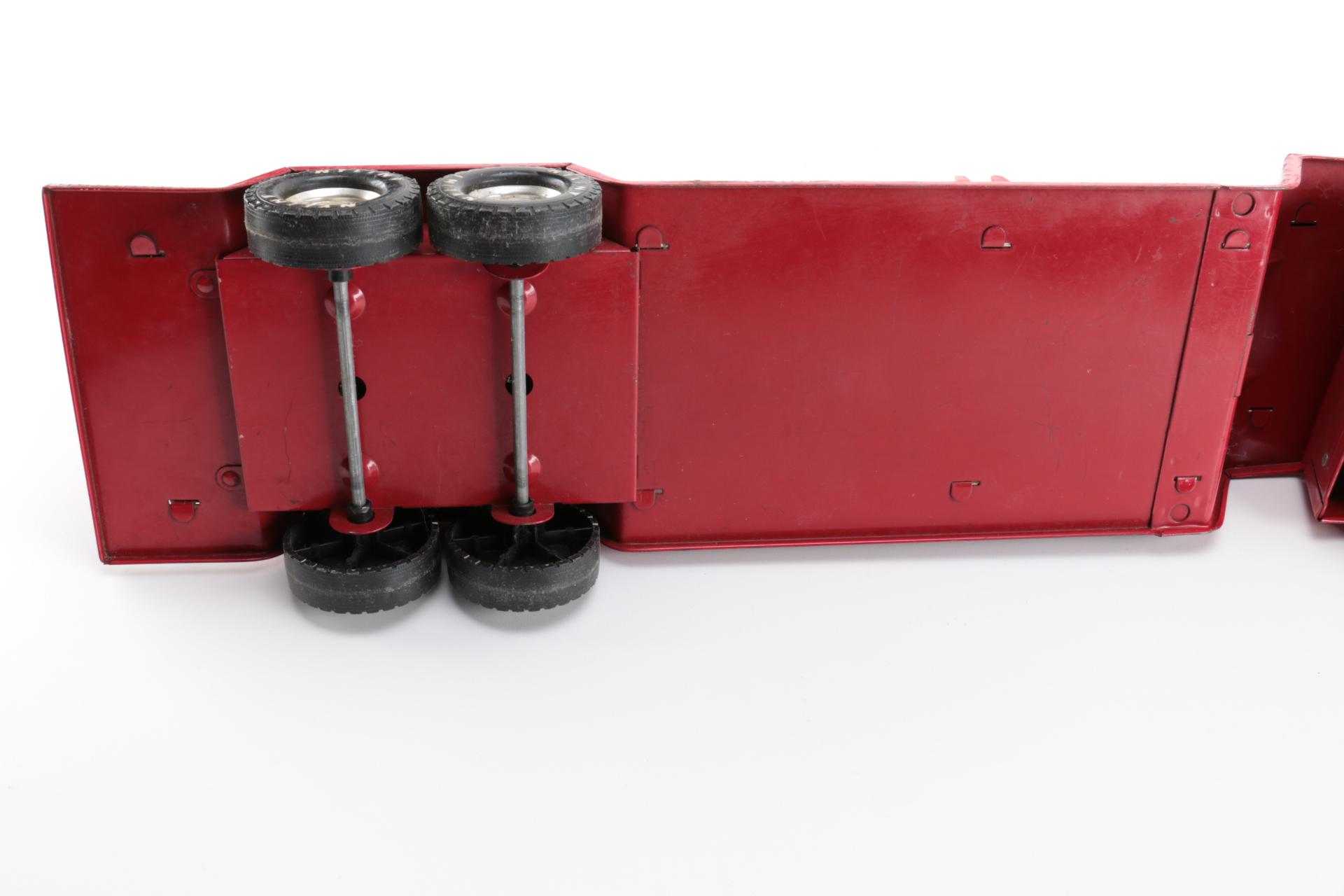 Vintage Nylint Aerial Hook-N-Ladder Fire Truck