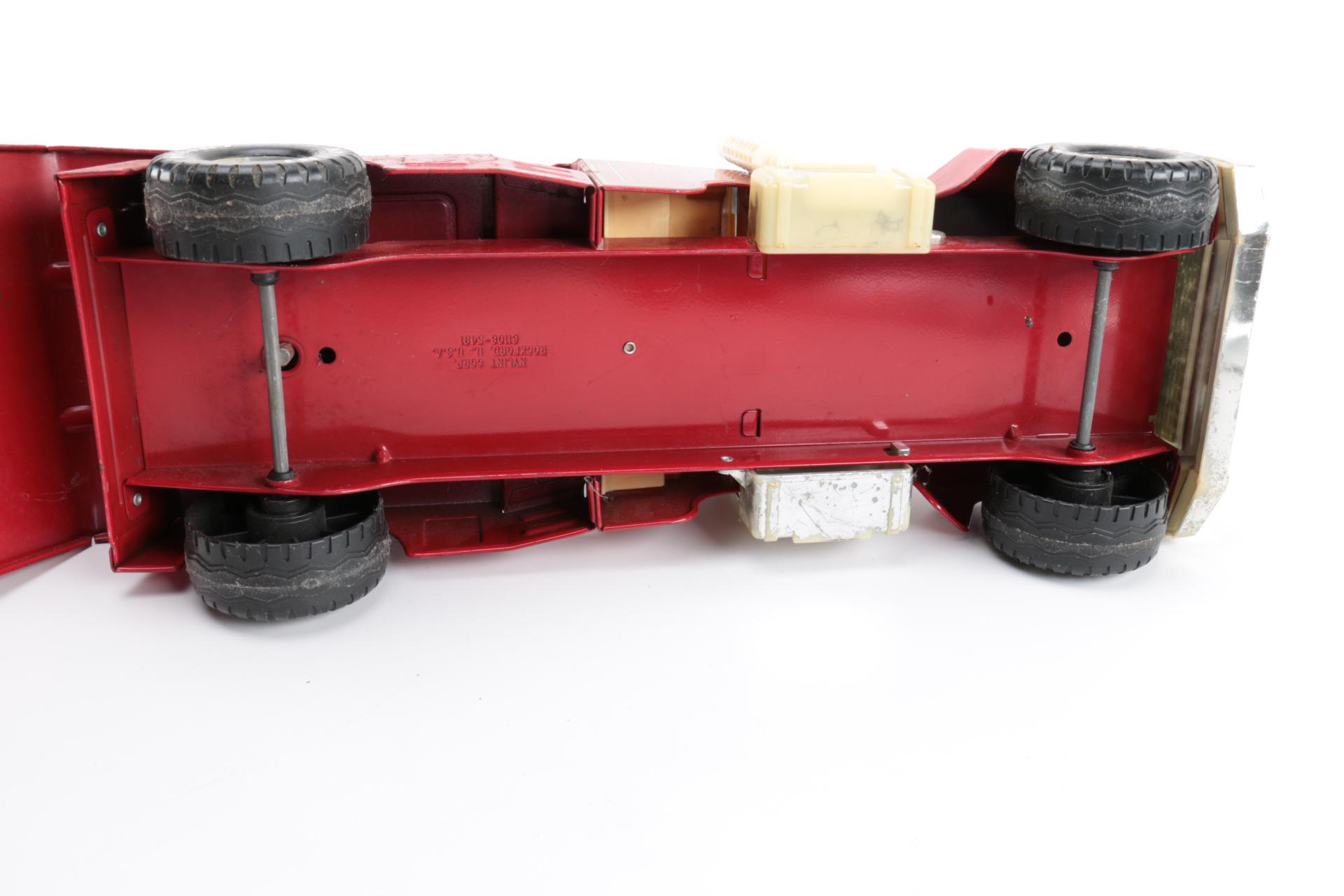 Vintage Nylint Aerial Hook-N-Ladder Fire Truck