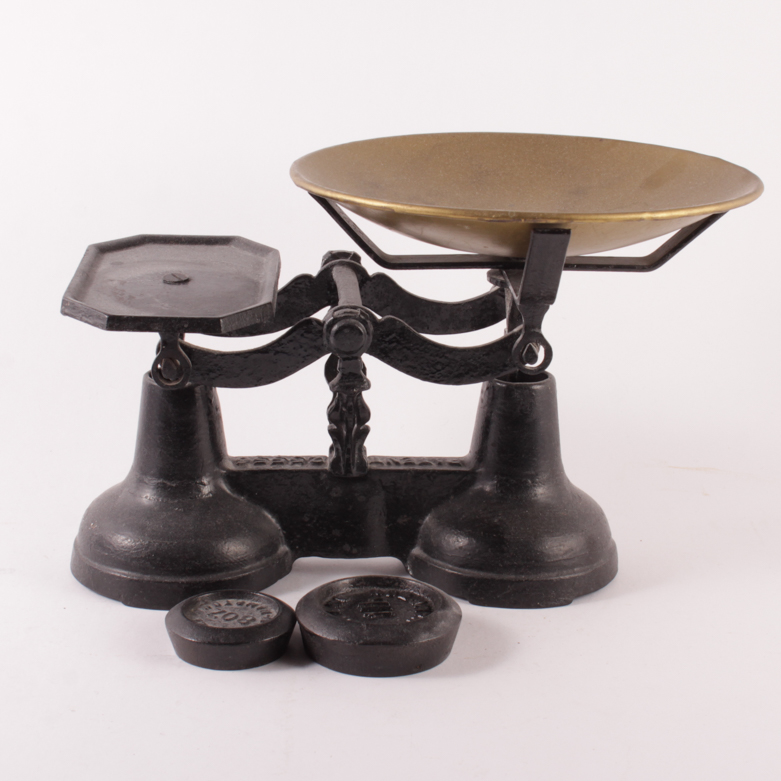 Vintage Cast Iron Scale