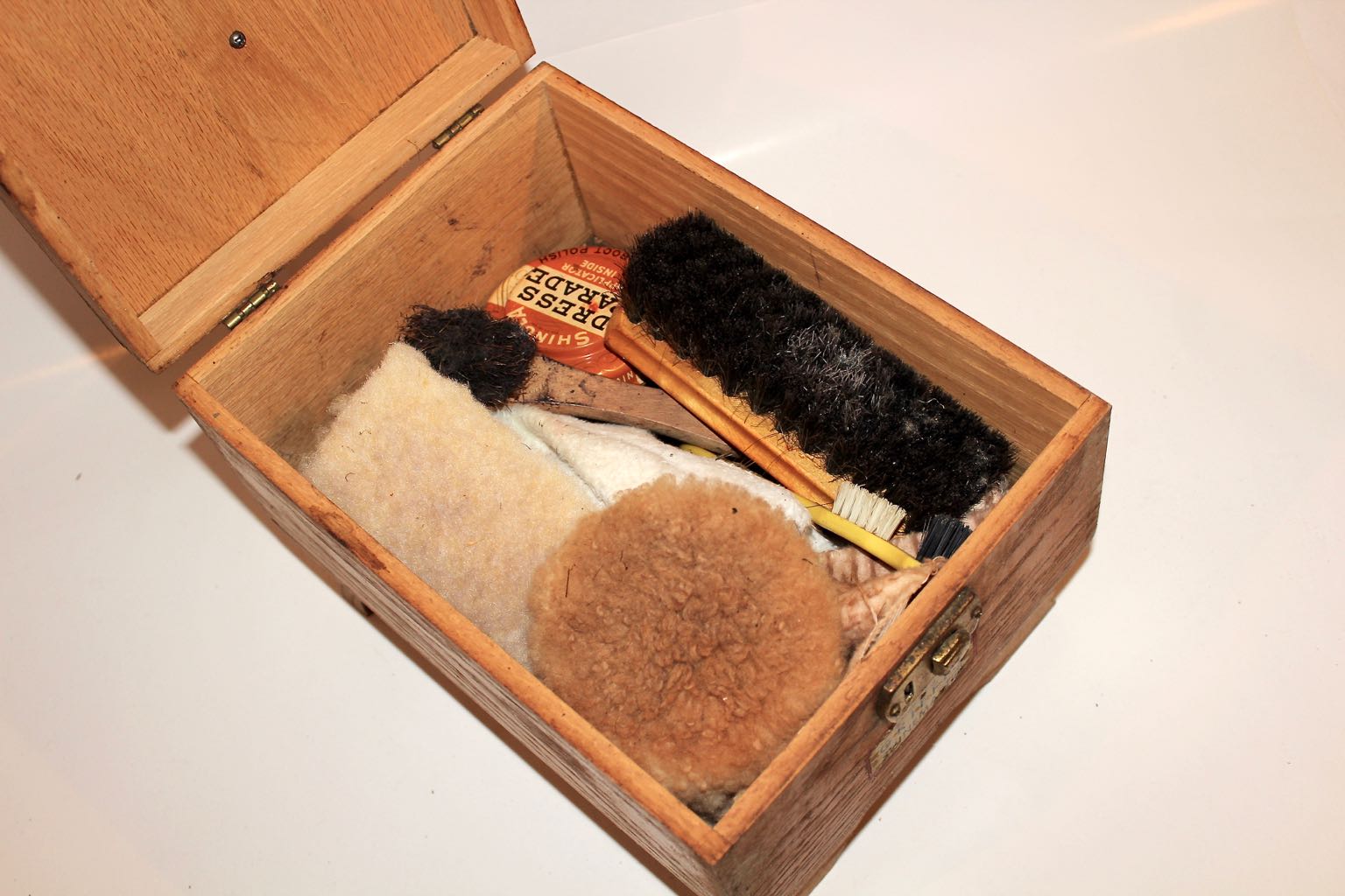 Vintage Griffin "Shinemaster" Oak Shoe Shine Box with Kit