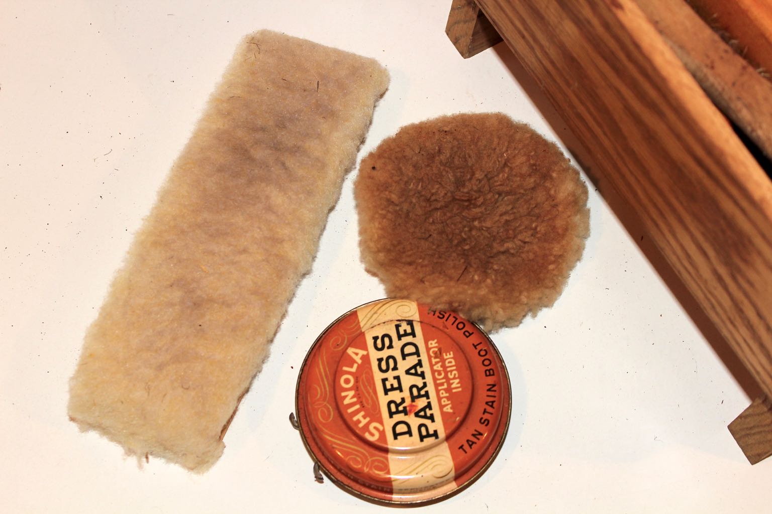 Vintage Griffin "Shinemaster" Oak Shoe Shine Box with Kit