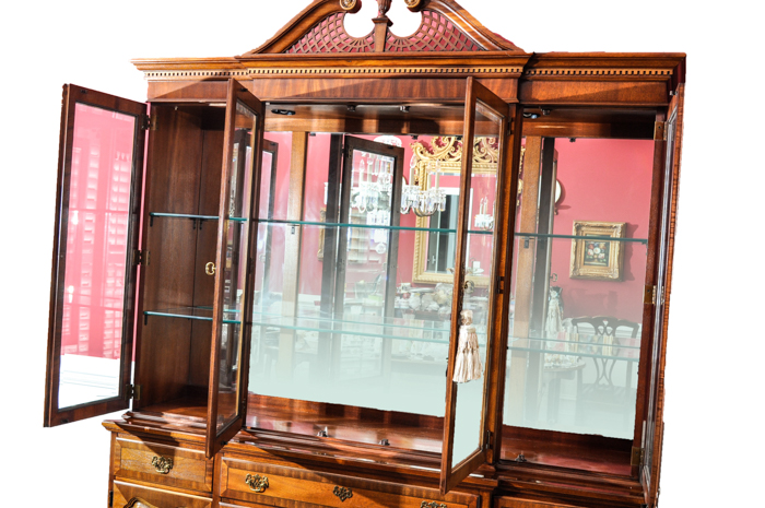 Circa 1980s "Stoneleigh" China Cabinet by Stanley Furniture