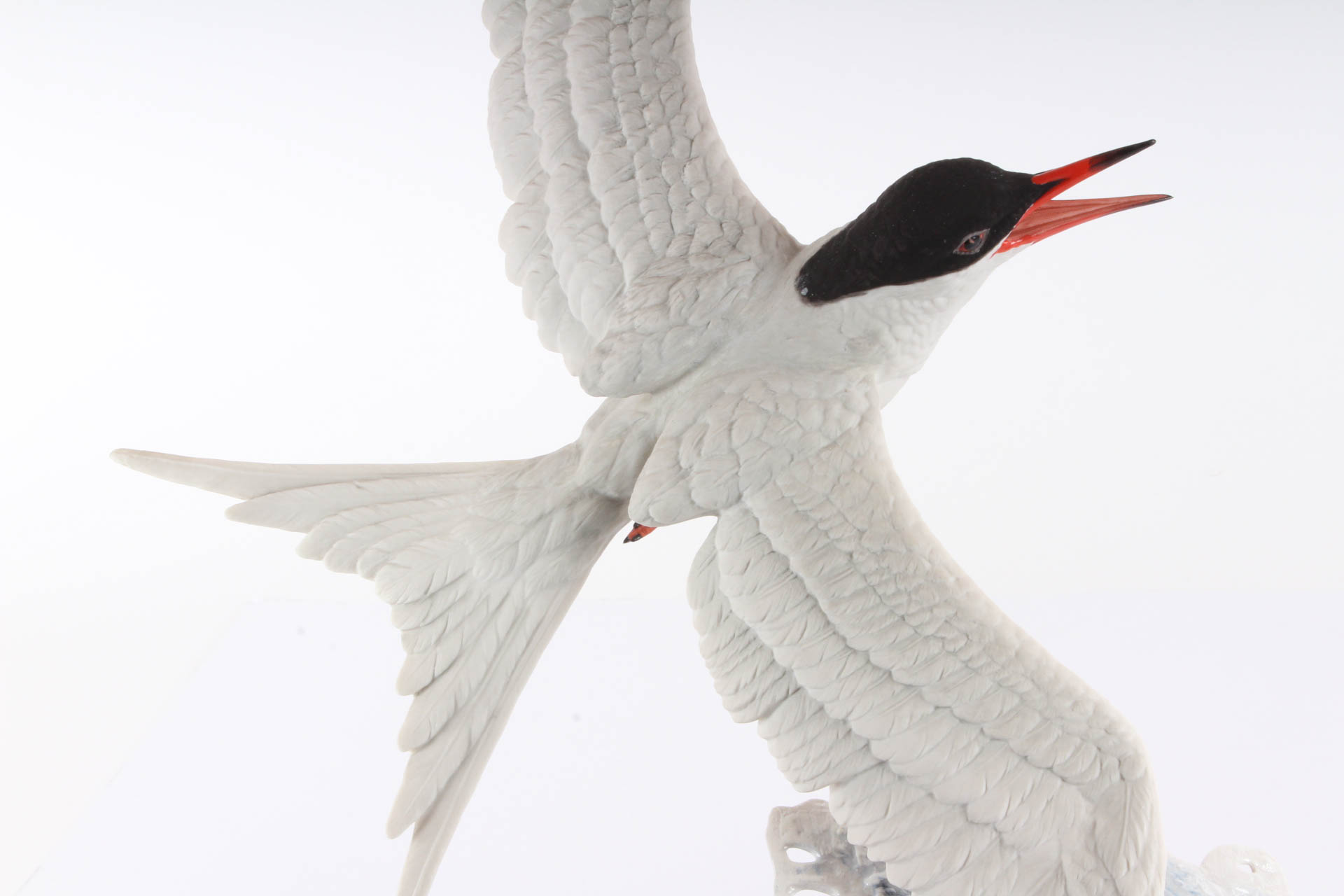 Boehm Limited Edition Porcelain Figurine "Forster's Tern On the Wing"