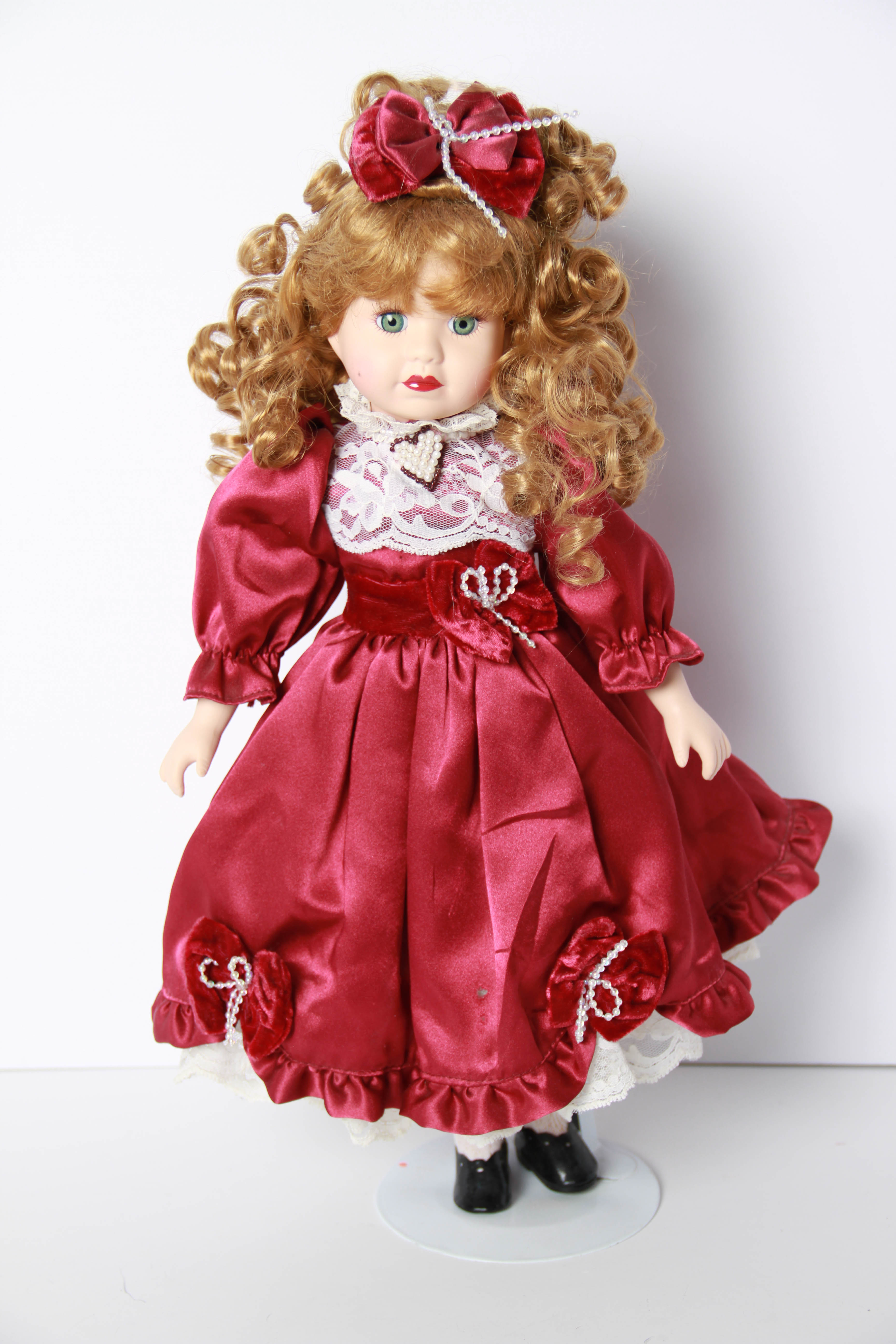 Porcelain Dolls Featuring Sleepy Eyes and Limited Edition