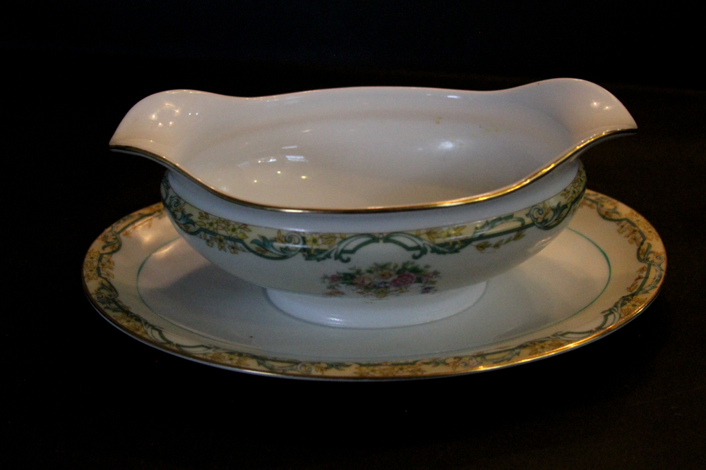 Noritake China "Arvana" Tableware