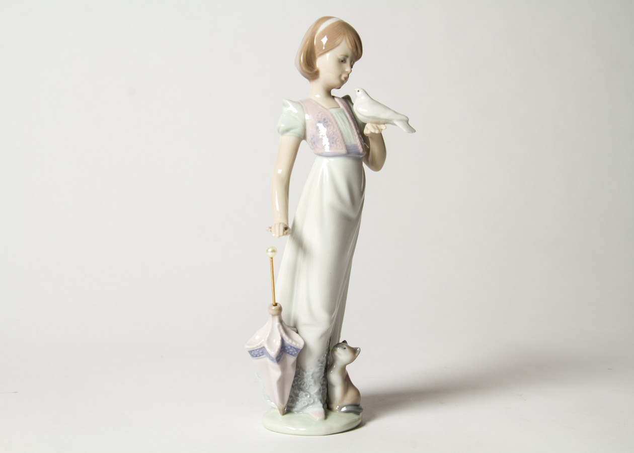 Lladro "Summer Stroll" Porcelain Figurine