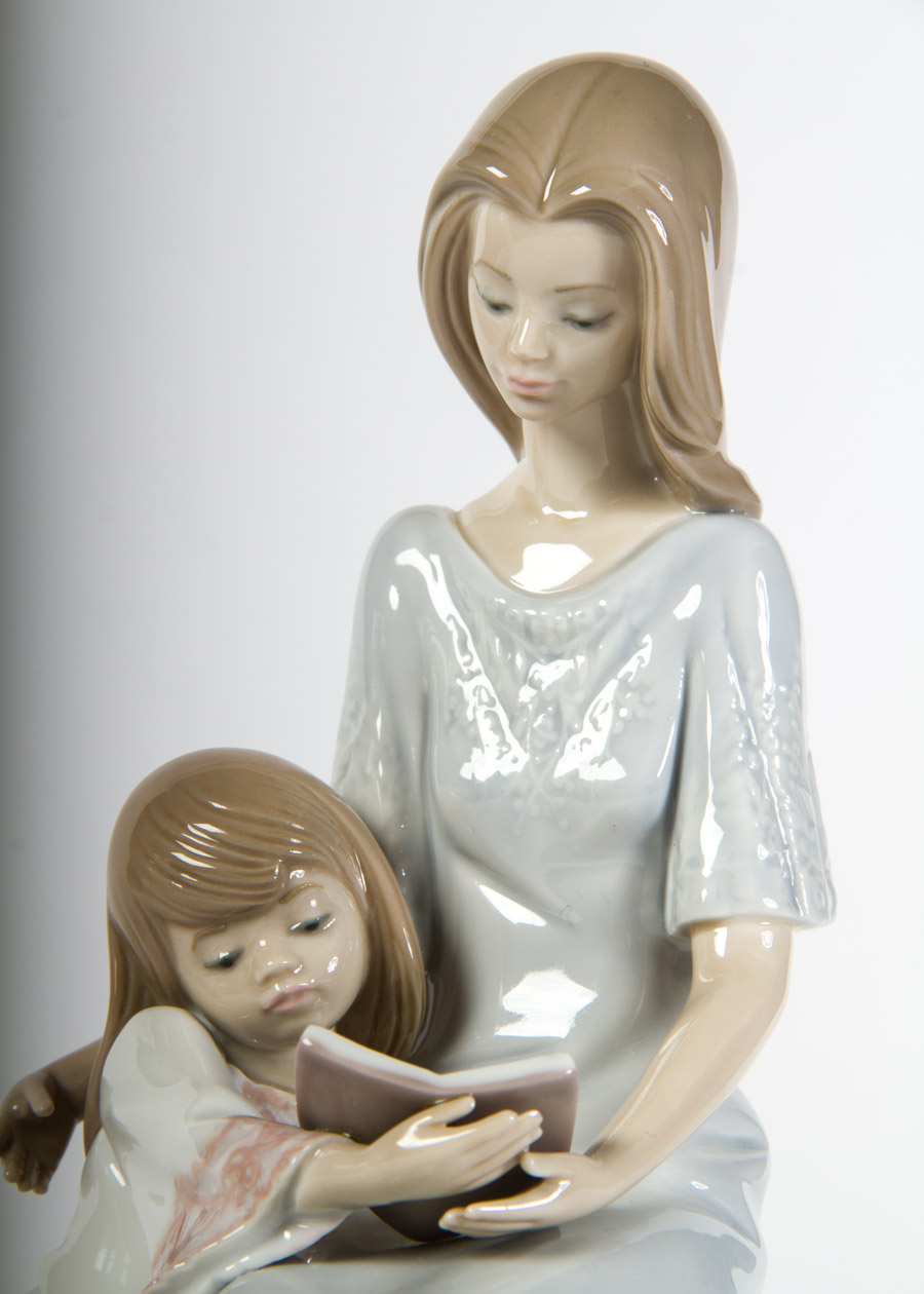 Lladro "Bedtime Story" Porcelain Figurine