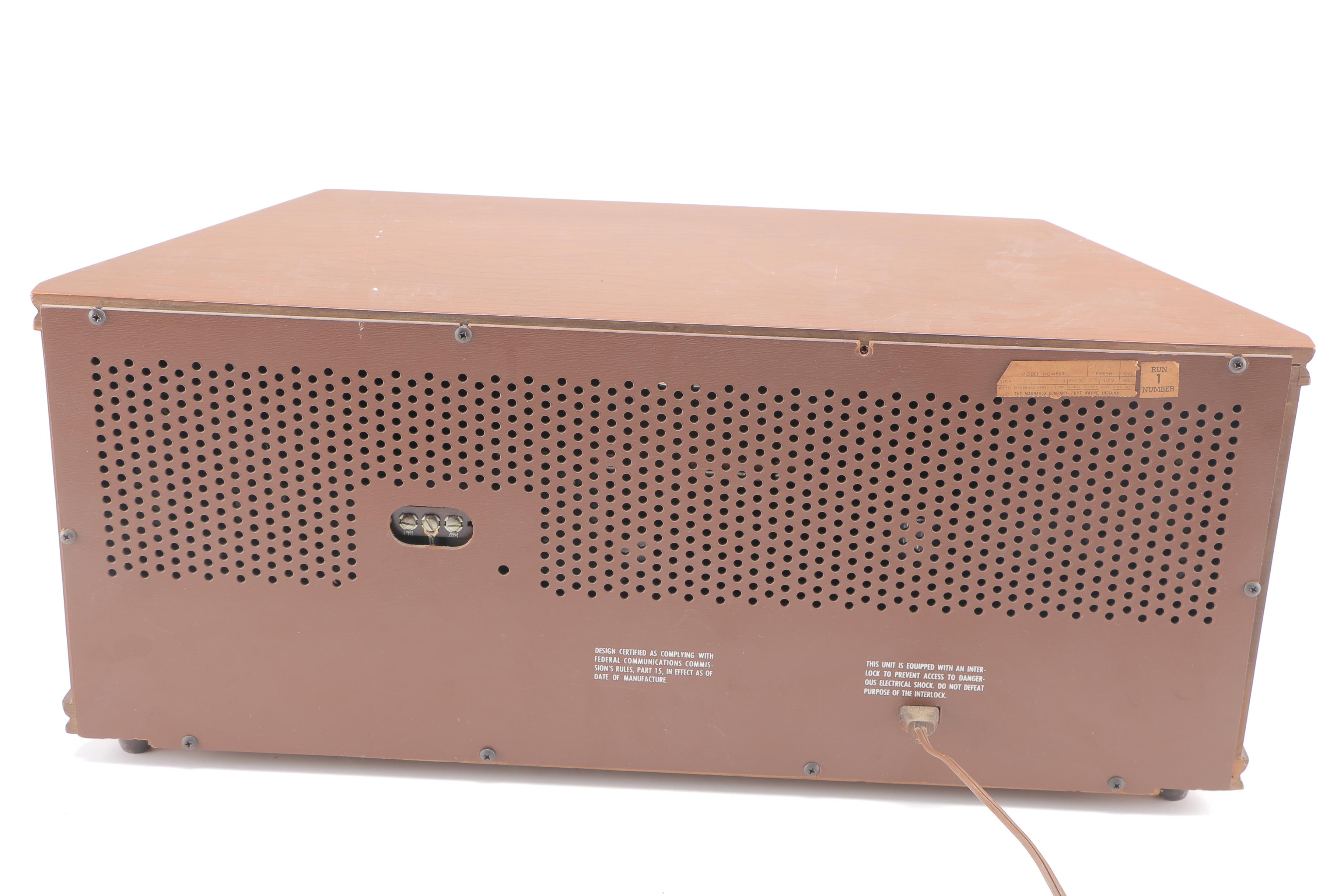 Vintage Magnavox Table Radio