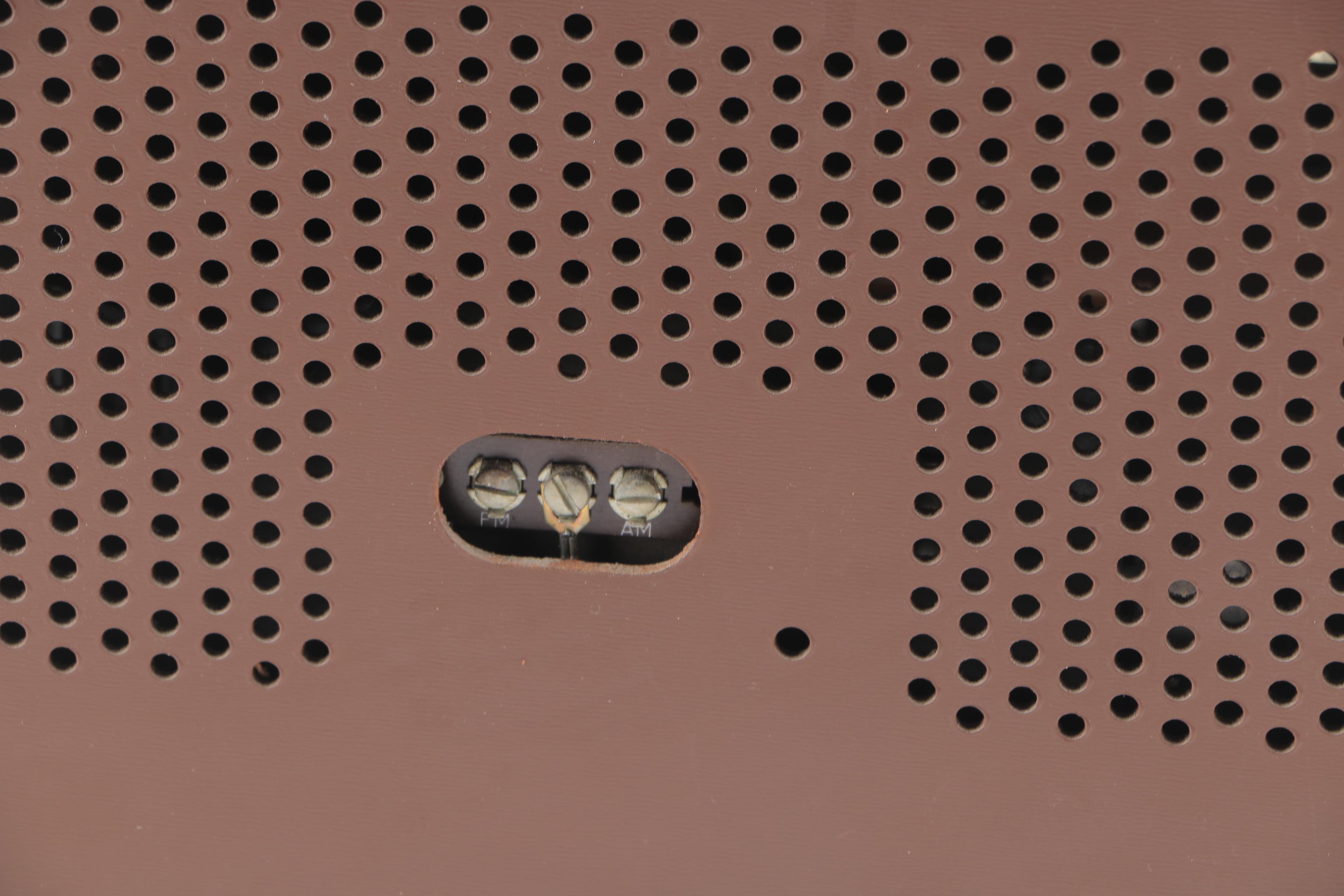 Vintage Magnavox Table Radio