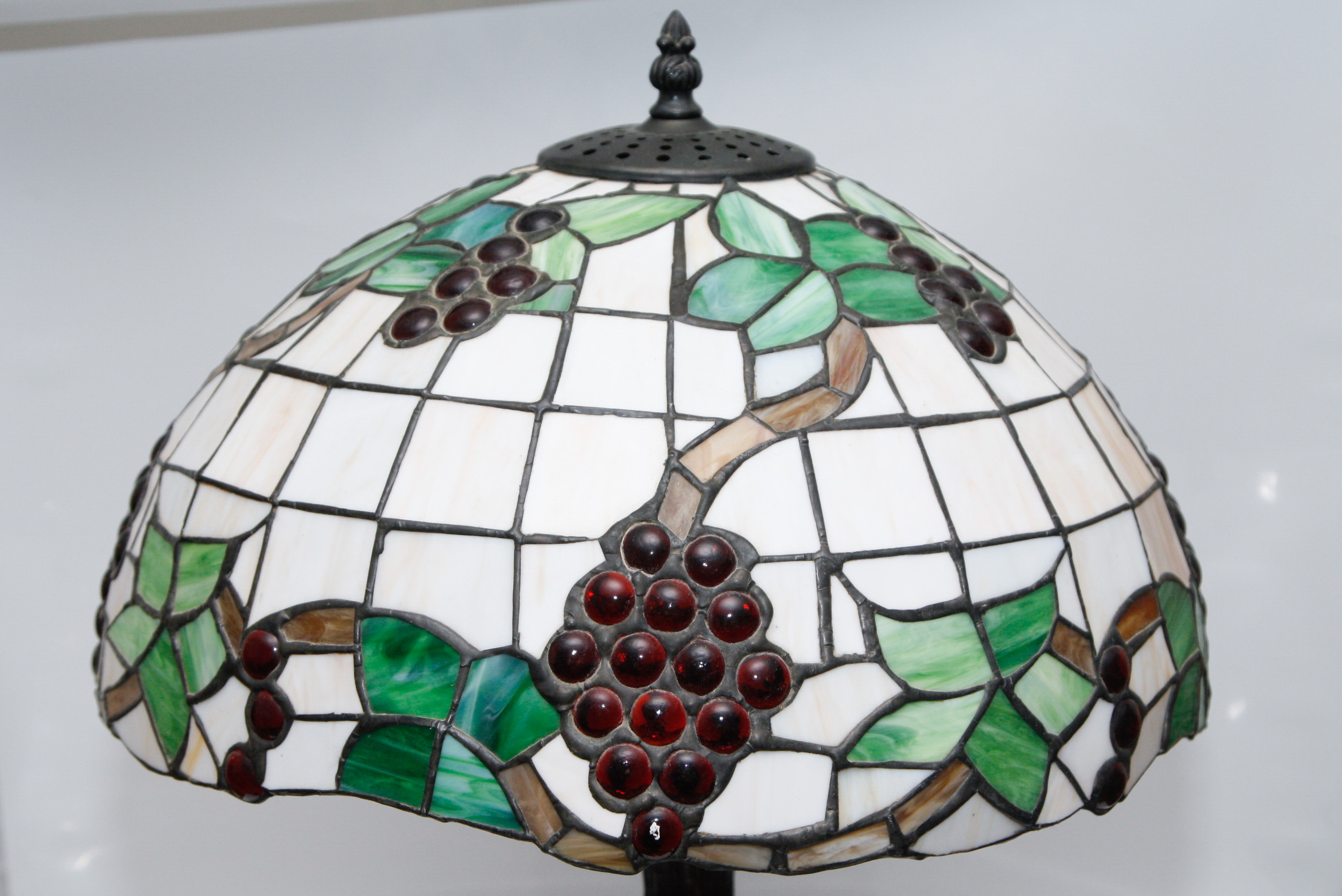 Tiffany Style Stained Glass Table Lamp