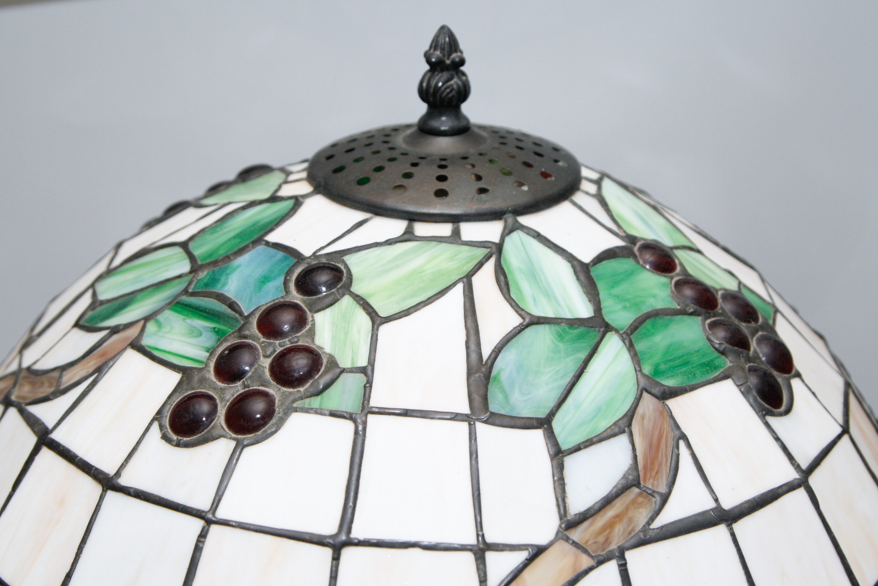 Tiffany Style Stained Glass Table Lamp