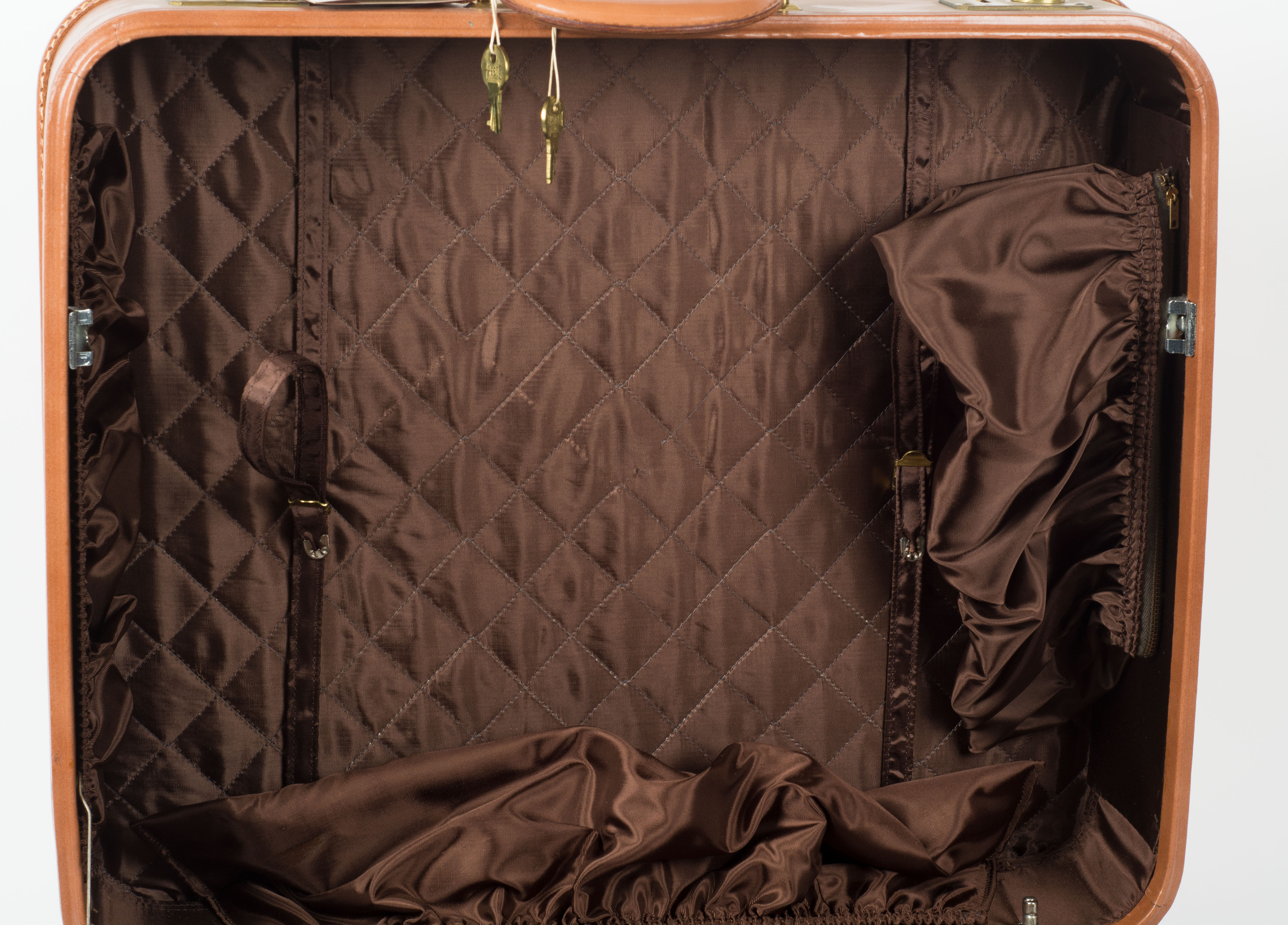 1950s Ambassador US Trunk Co Garment Trunk