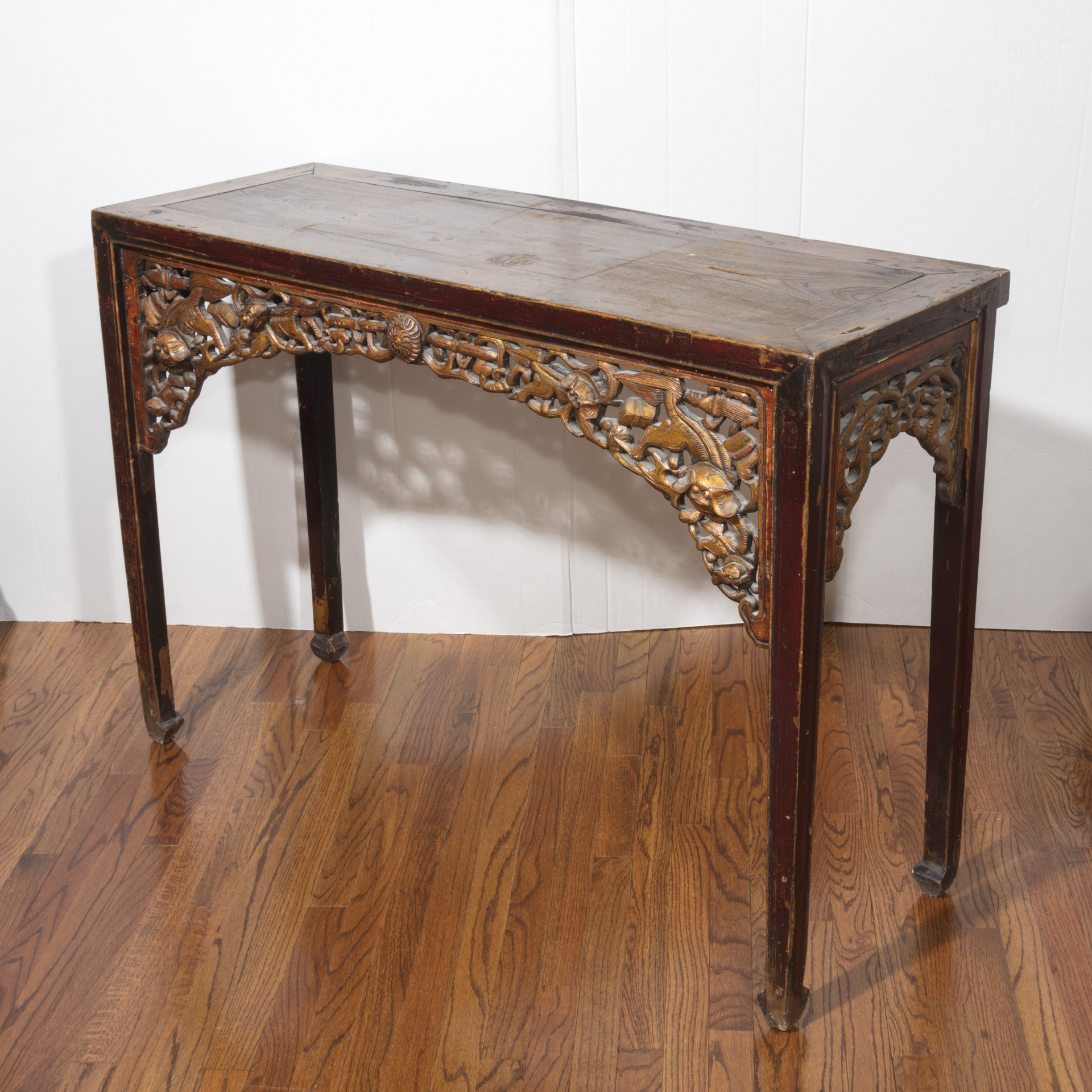 Chinese Accent Table