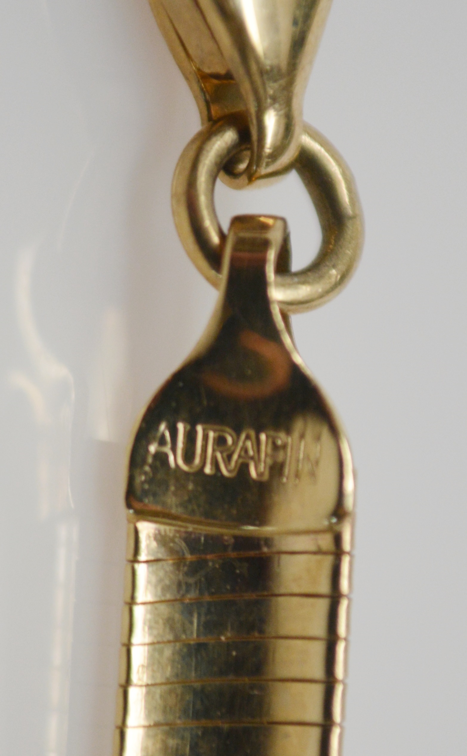 Peruvian 10K Yellow Gold Omega Necklace