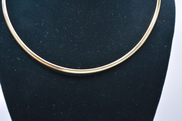 Peruvian 10K Yellow Gold Omega Necklace
