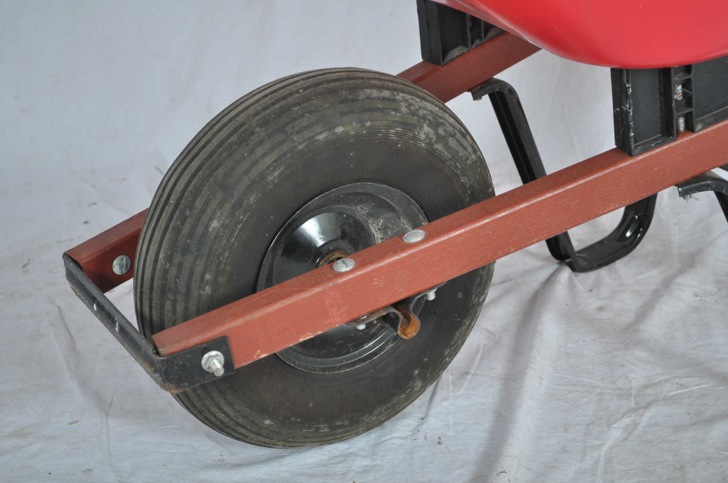 True Temper Red Wheelbarrow