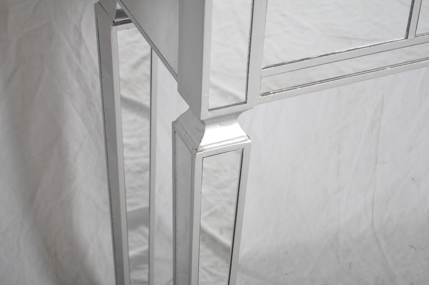 Contemporary Mirrored Console Table