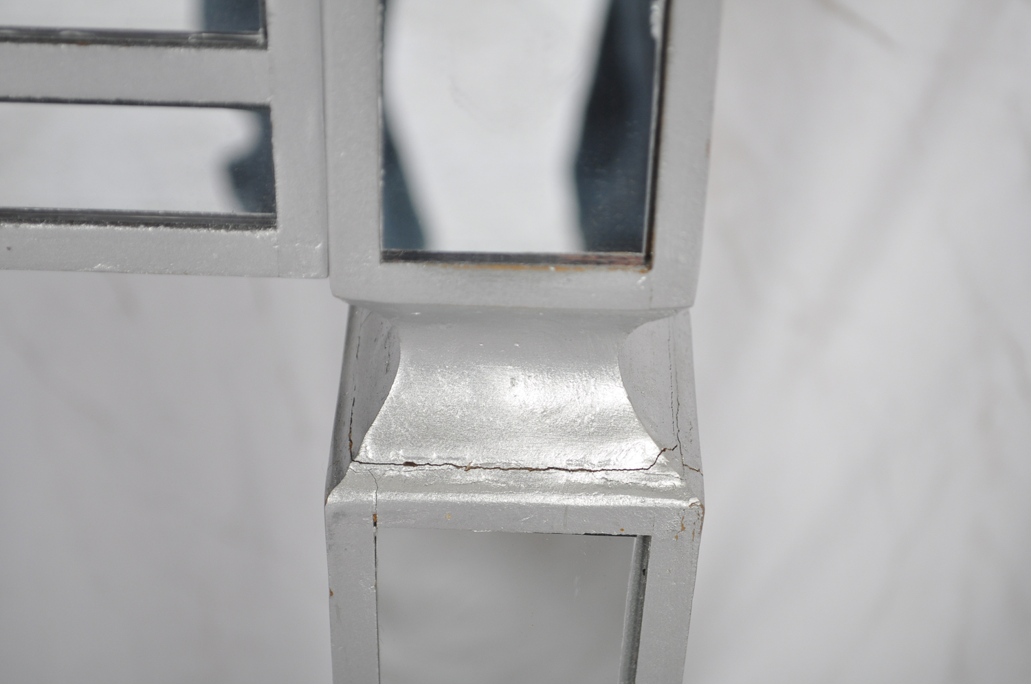 Contemporary Mirrored Console Table