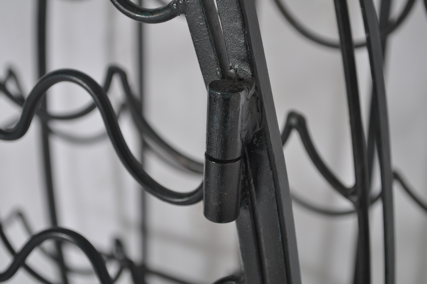 Fish-Shaped Iron Wine Rack