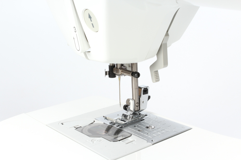 Brother Limited Edition Innov-ís 40 Project Runway Sewing Machine